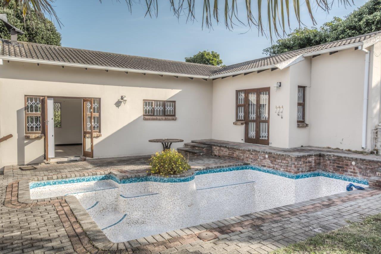 4 Bedroom House For Sale in Linton Grange RE/MAX™ of Southern Africa