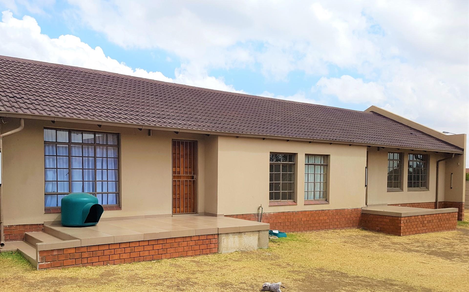3 Bedroom House For Sale in Secunda RE/MAX™ of Southern Africa