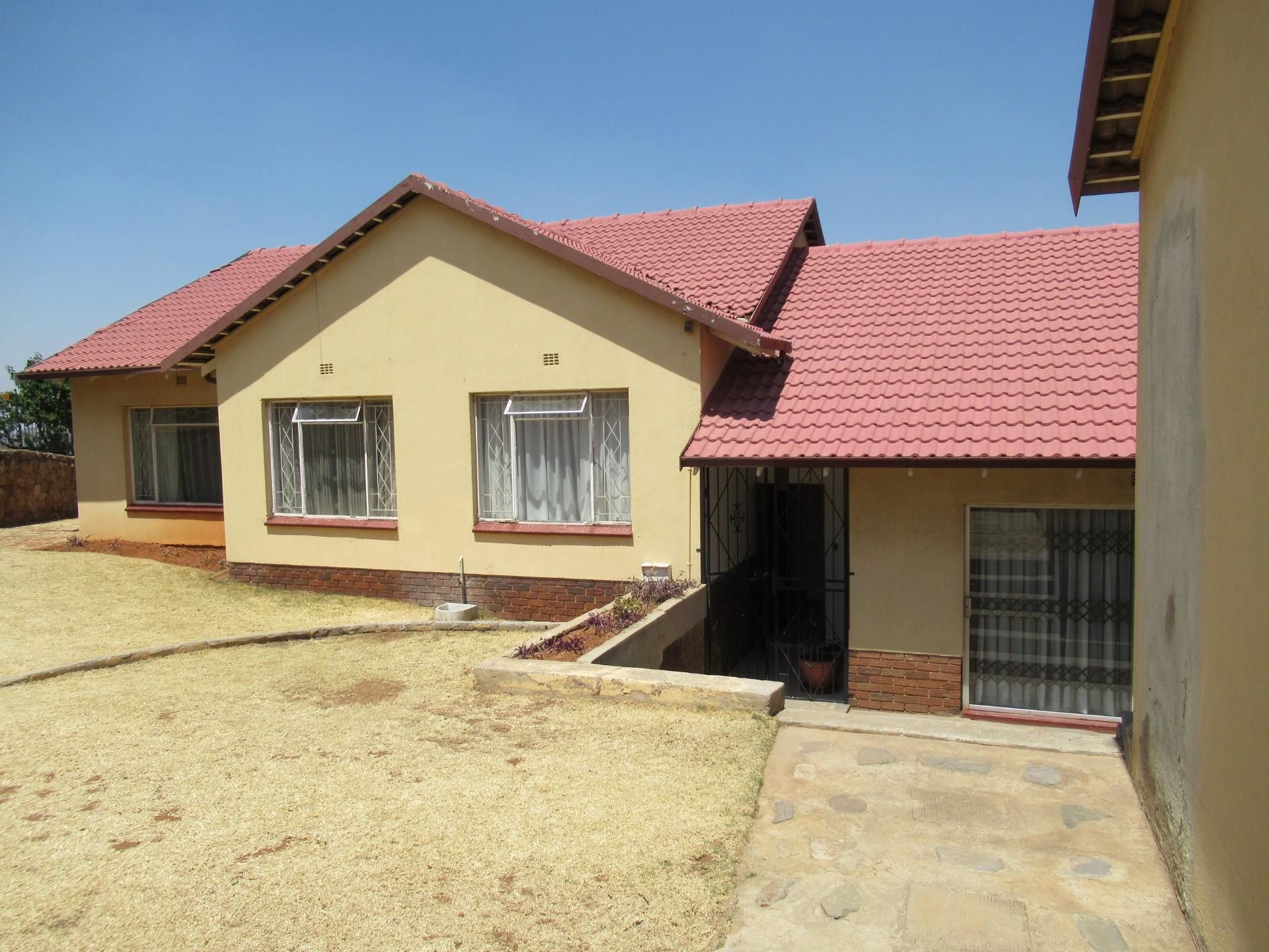 4 Bedroom House For Sale in Ridgeway RE/MAX™ of Southern Africa