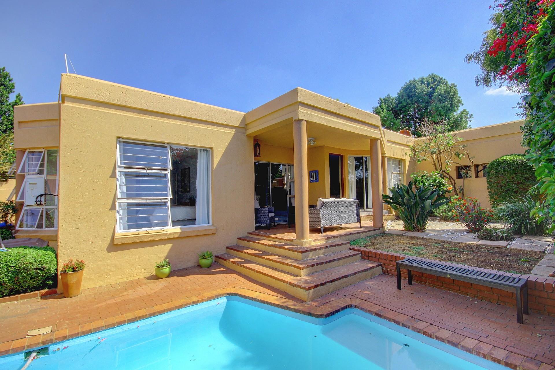 2 Bedroom House For Sale in Ferndale RE/MAX™ of Southern Africa