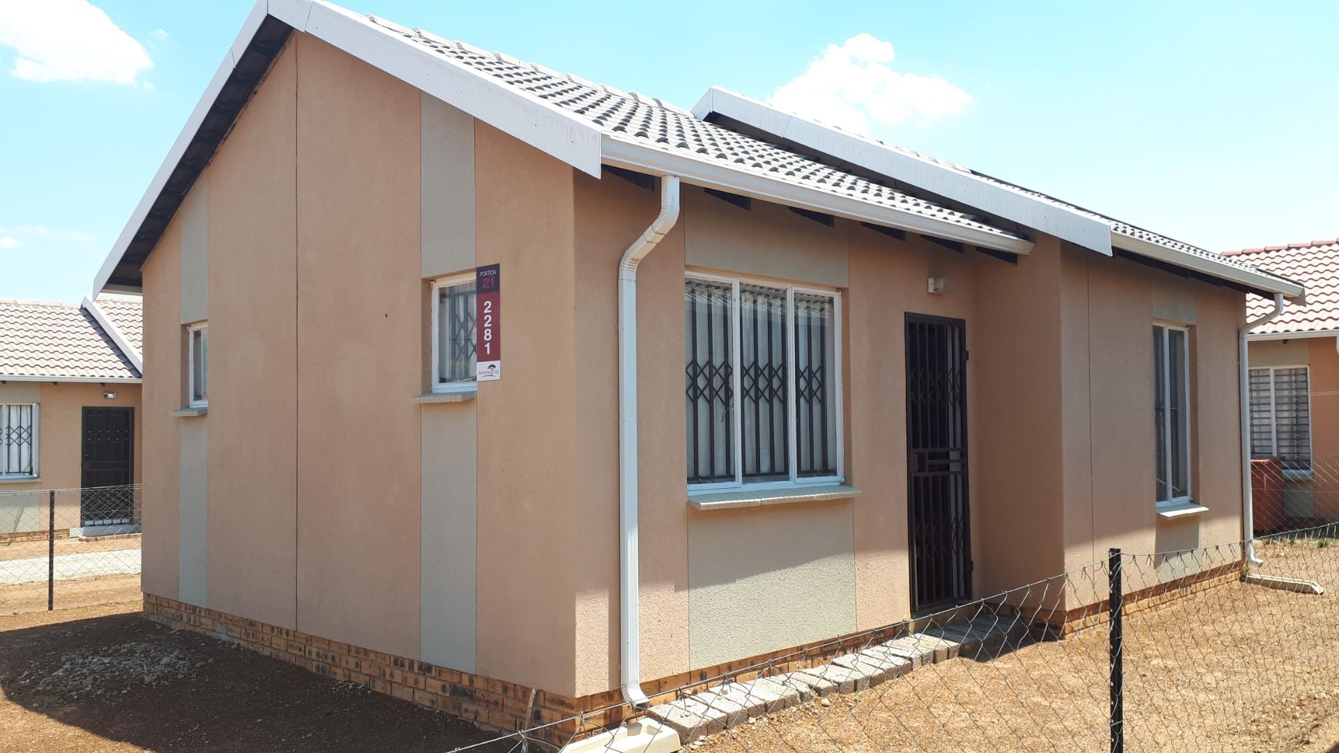 2 Bedroom House For Sale in Savanna City RE/MAX™ of Southern Africa