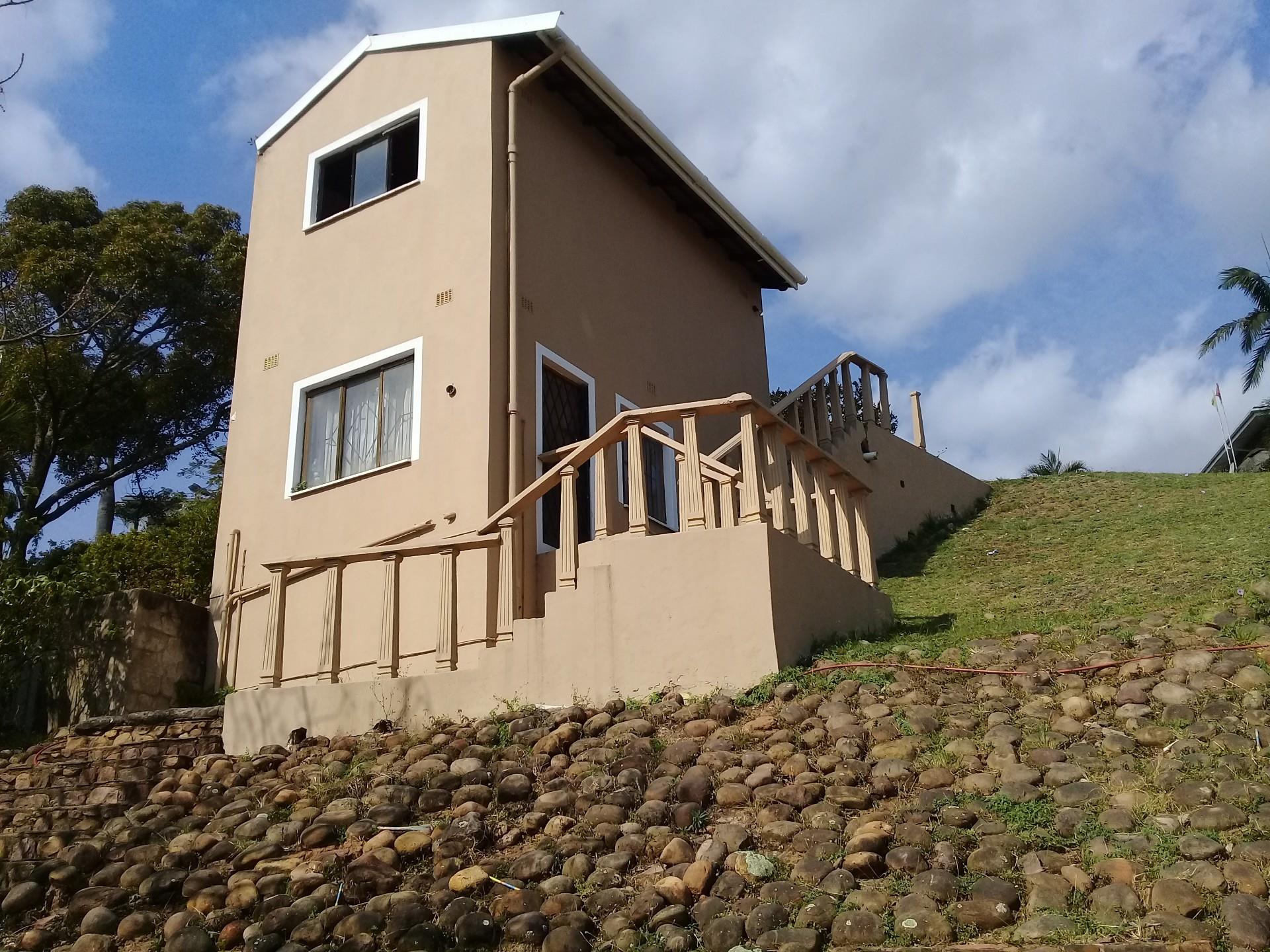 4 Bedroom House For Sale in Avoca RE/MAX™ of Southern Africa