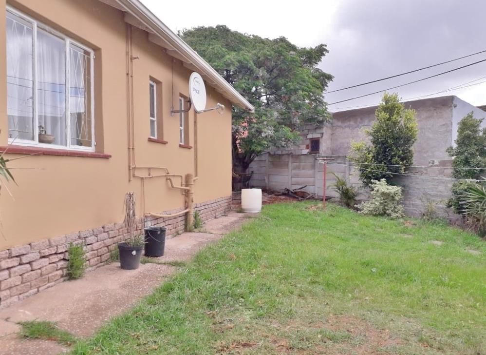 3 Bedroom House For Sale in Kwamagxaki RE/MAX™ of Southern Africa