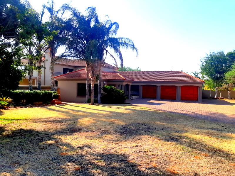 5 Bedroom House For Sale in Broadlands Estate RE/MAX™ of Southern Africa