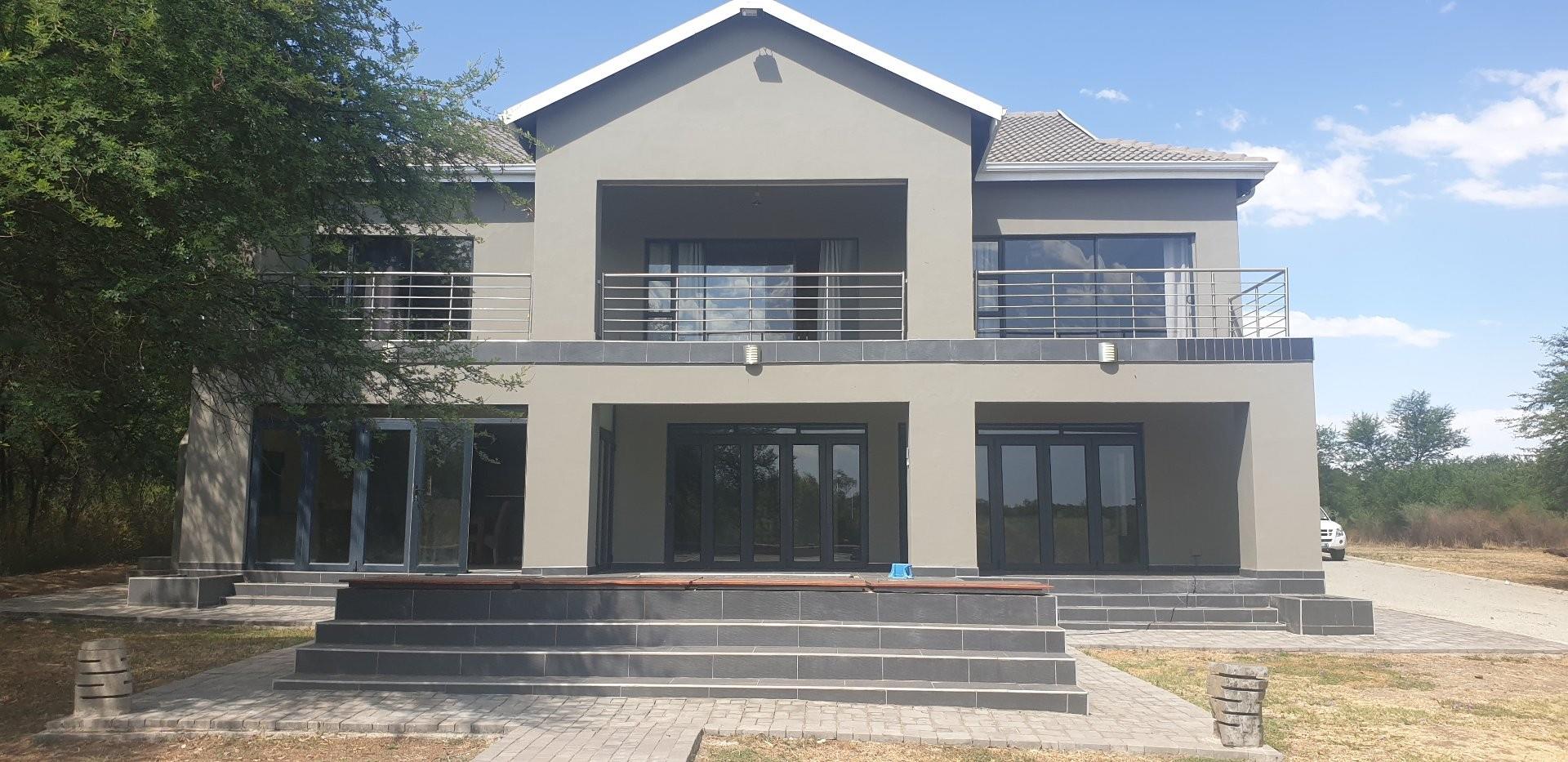 4 Bedroom House For Sale in Viljoenskroon RE/MAX™ of Southern Africa