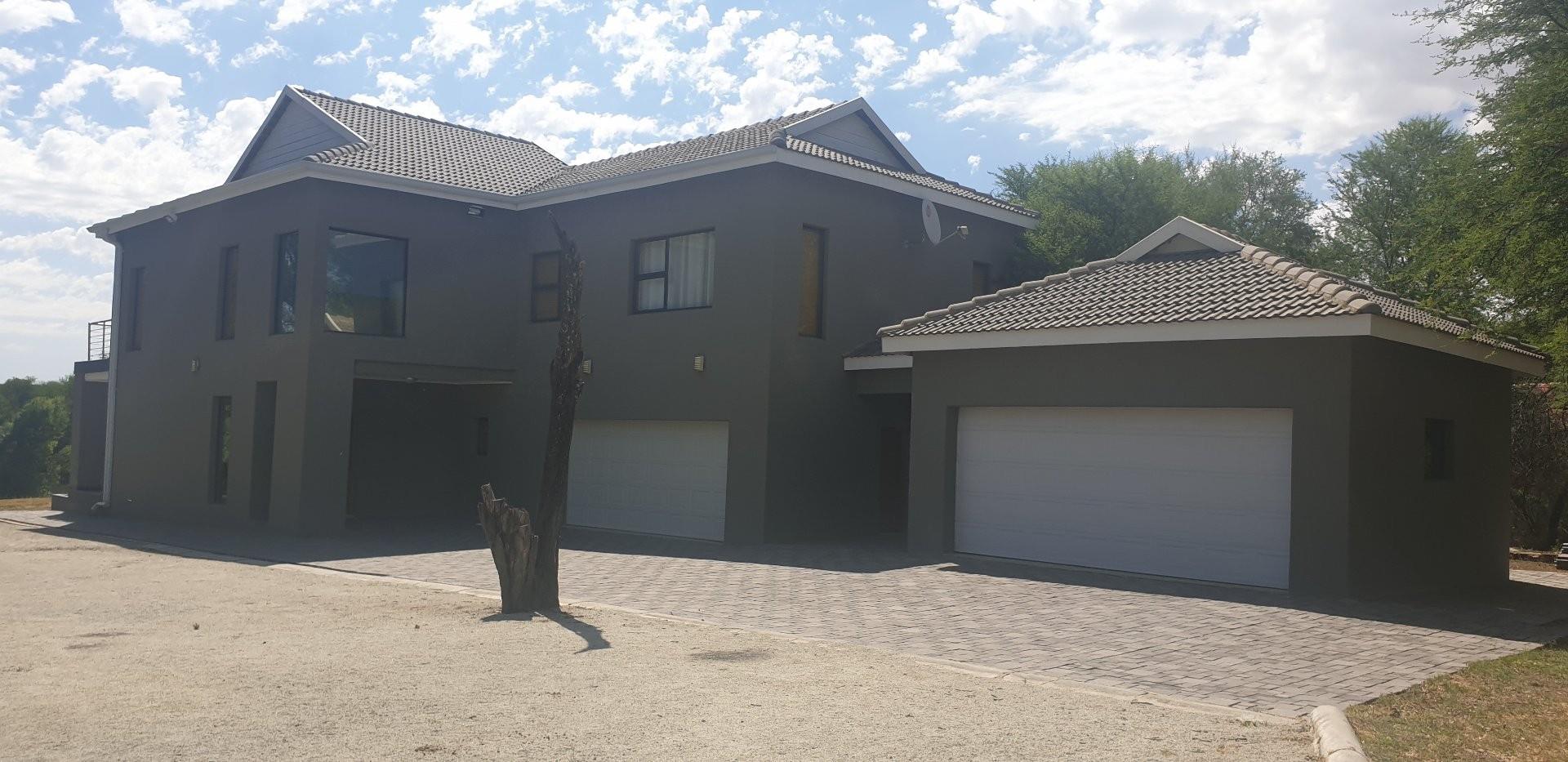 4 Bedroom House For Sale in Viljoenskroon RE/MAX™ of Southern Africa