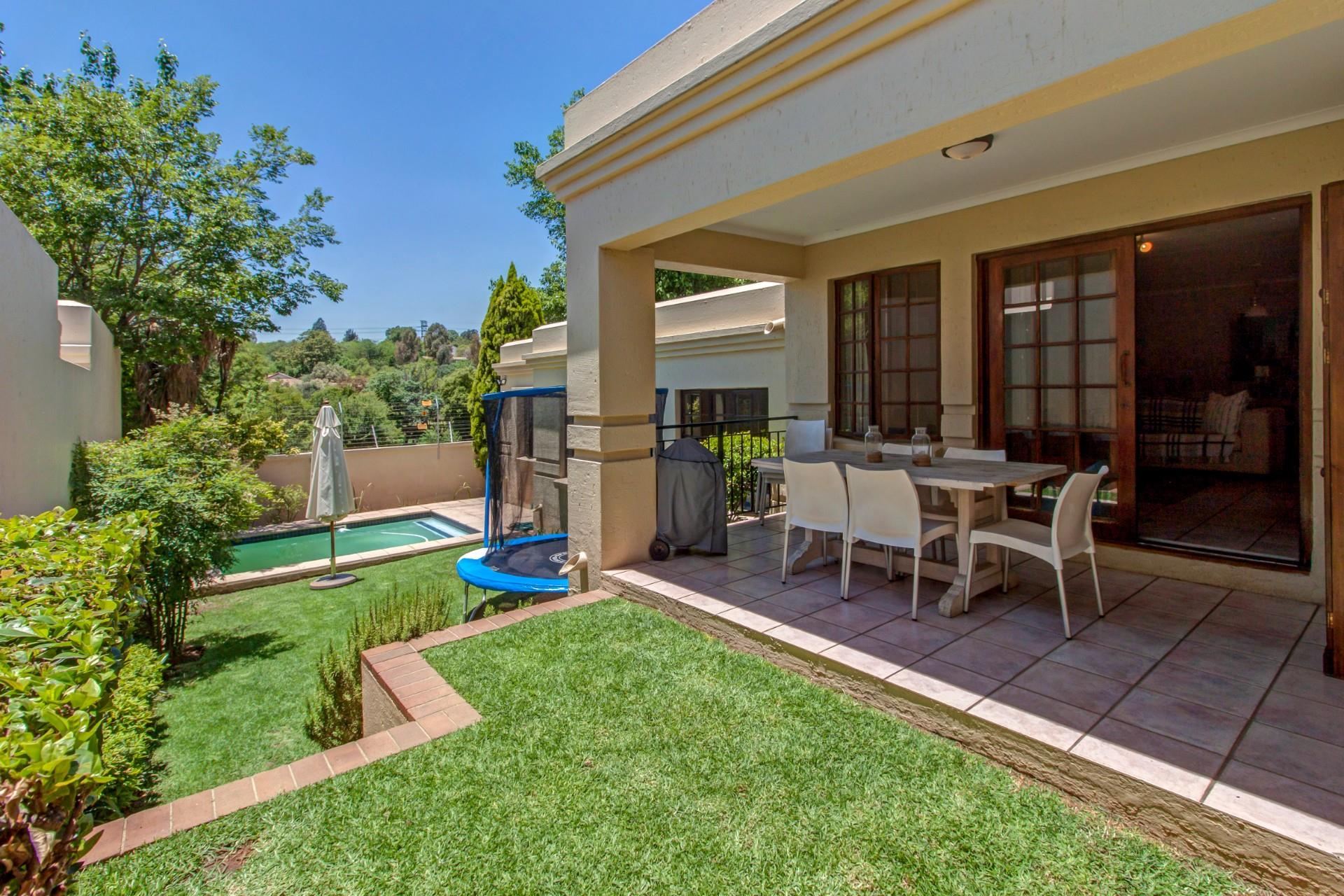 3 Bedroom House For Sale in Lonehill RE/MAX™ of Southern Africa