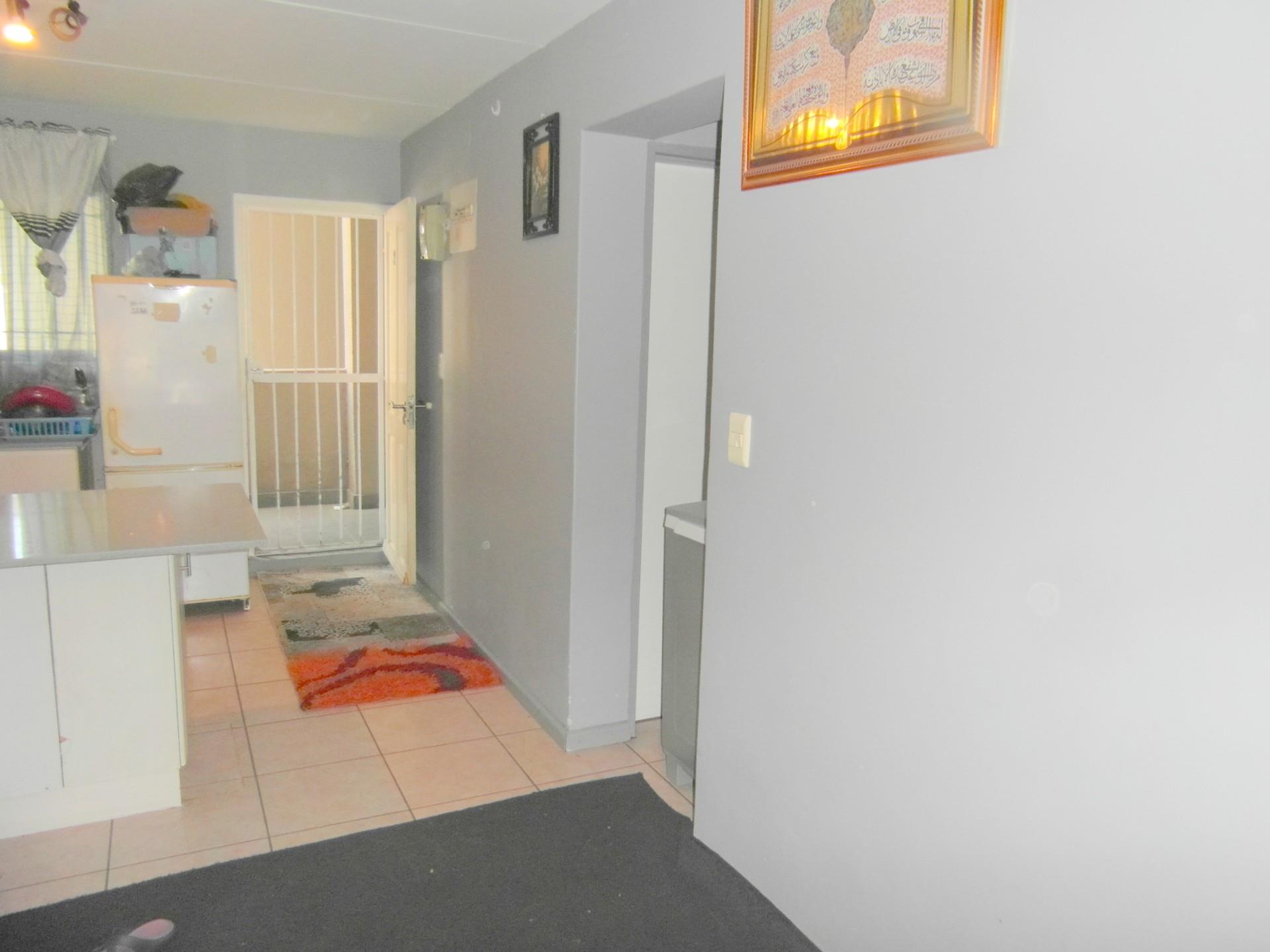 2 Bedroom Apartment / Flat For Sale in Boston RE/MAX™ of Southern Africa