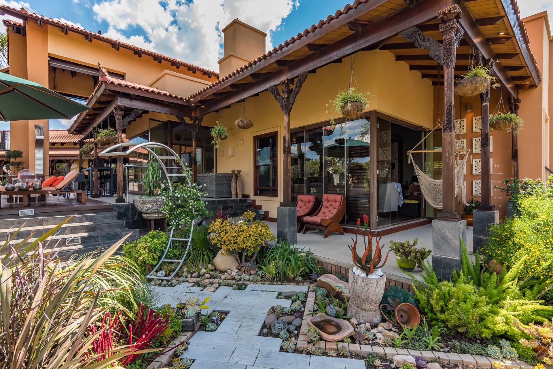 5 Bedroom House For Sale in Eagle Canyon Golf Estate RE/MAX™ of