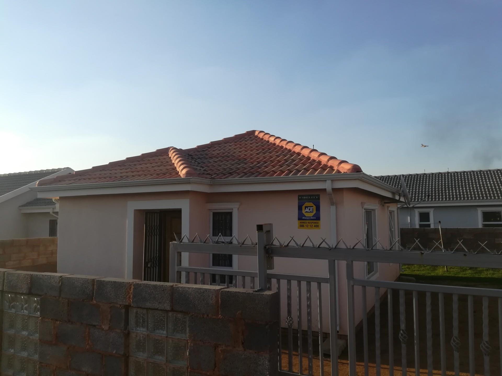 2 Bedroom House For Sale in Buhle Park RE/MAX™ of Southern Africa