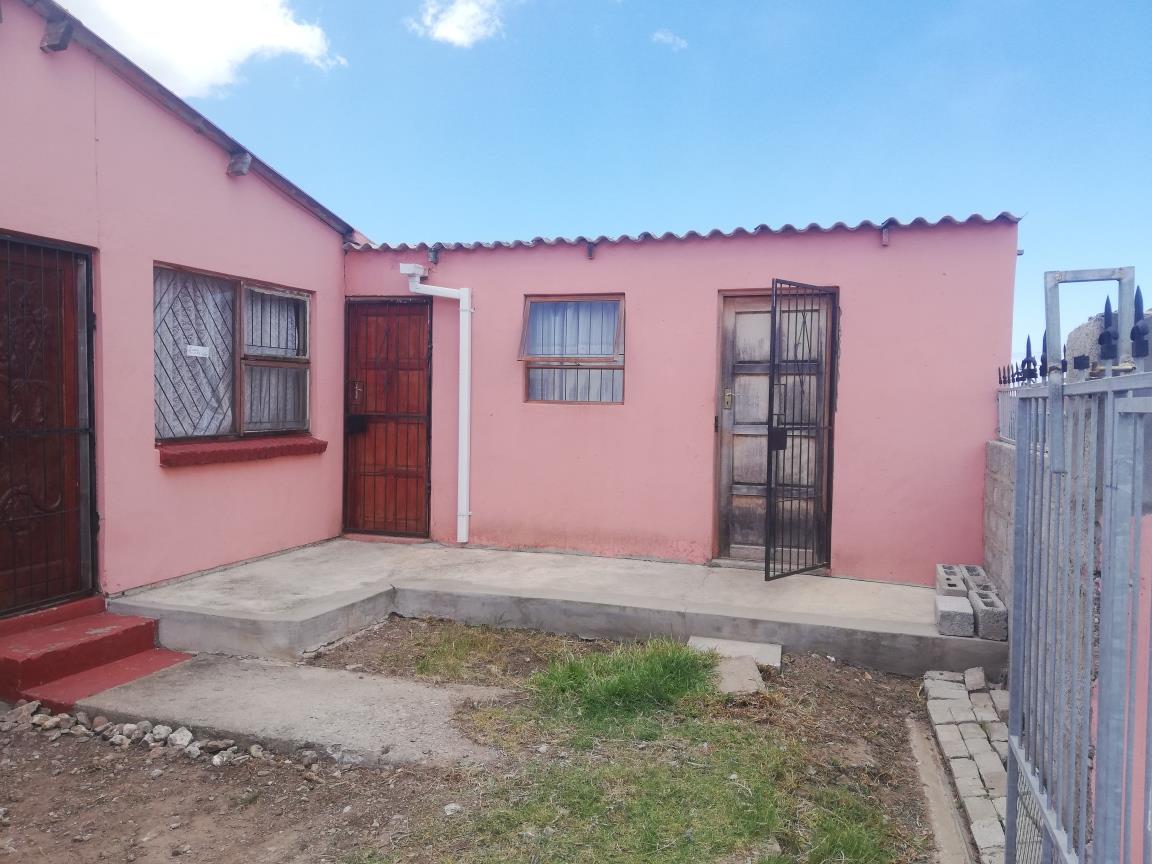 2 Bedroom House For Sale in Motherwell Nu 8 RE/MAX™ of Southern Africa