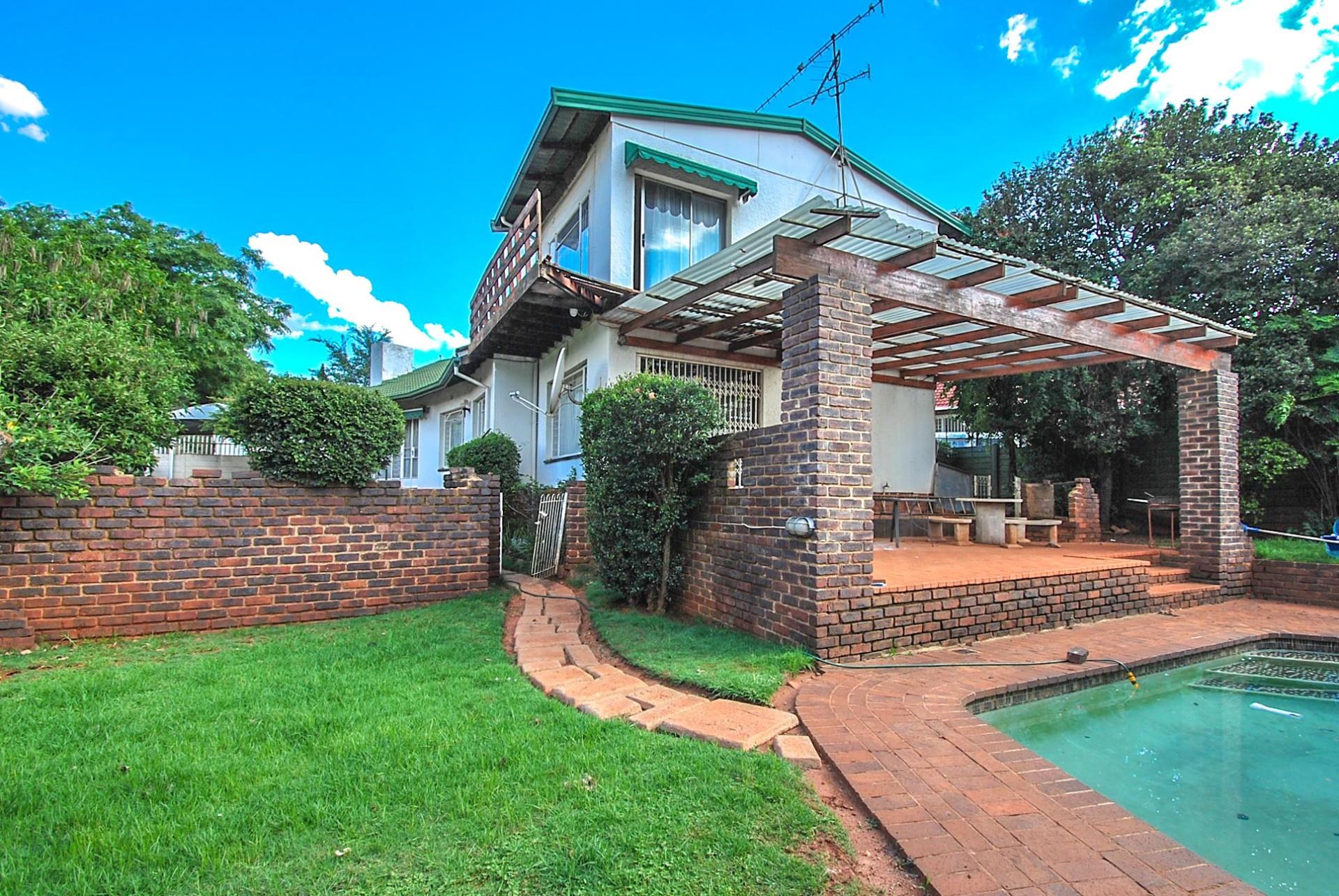 Property for sale in Florida Glen RE/MAX™ of Southern Africa