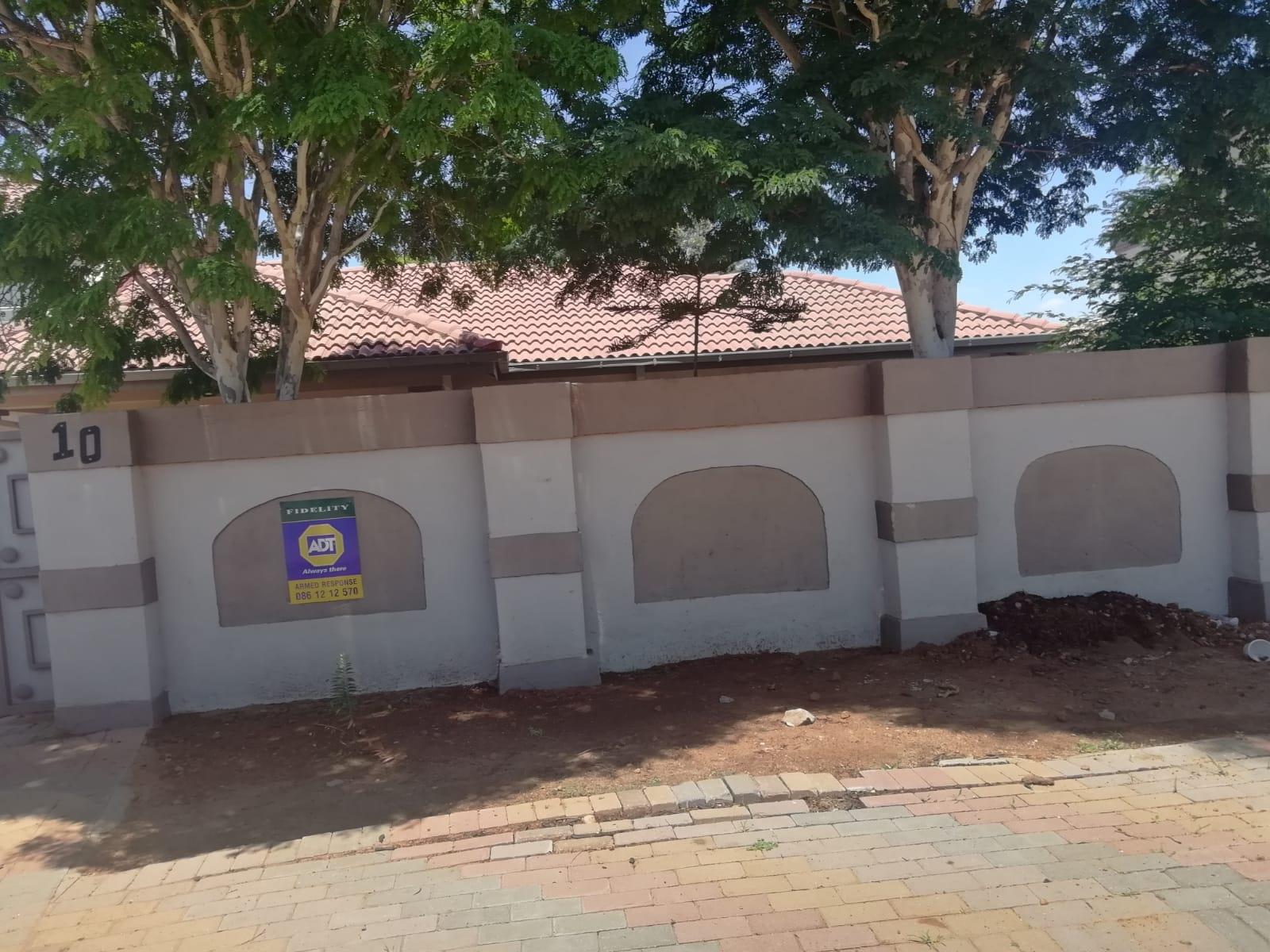 3 Bedroom House For Sale in Flora Park RE/MAX™ of Southern Africa