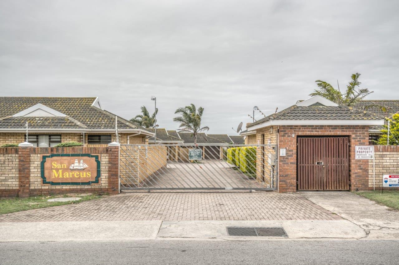 3 Bedroom Townhouse For Sale in Lorraine RE/MAX™ of Southern Africa