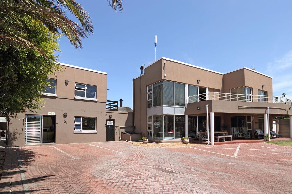 15 Bedroom House For Sale in Milnerton Ridge RE/MAX™ of Southern Africa