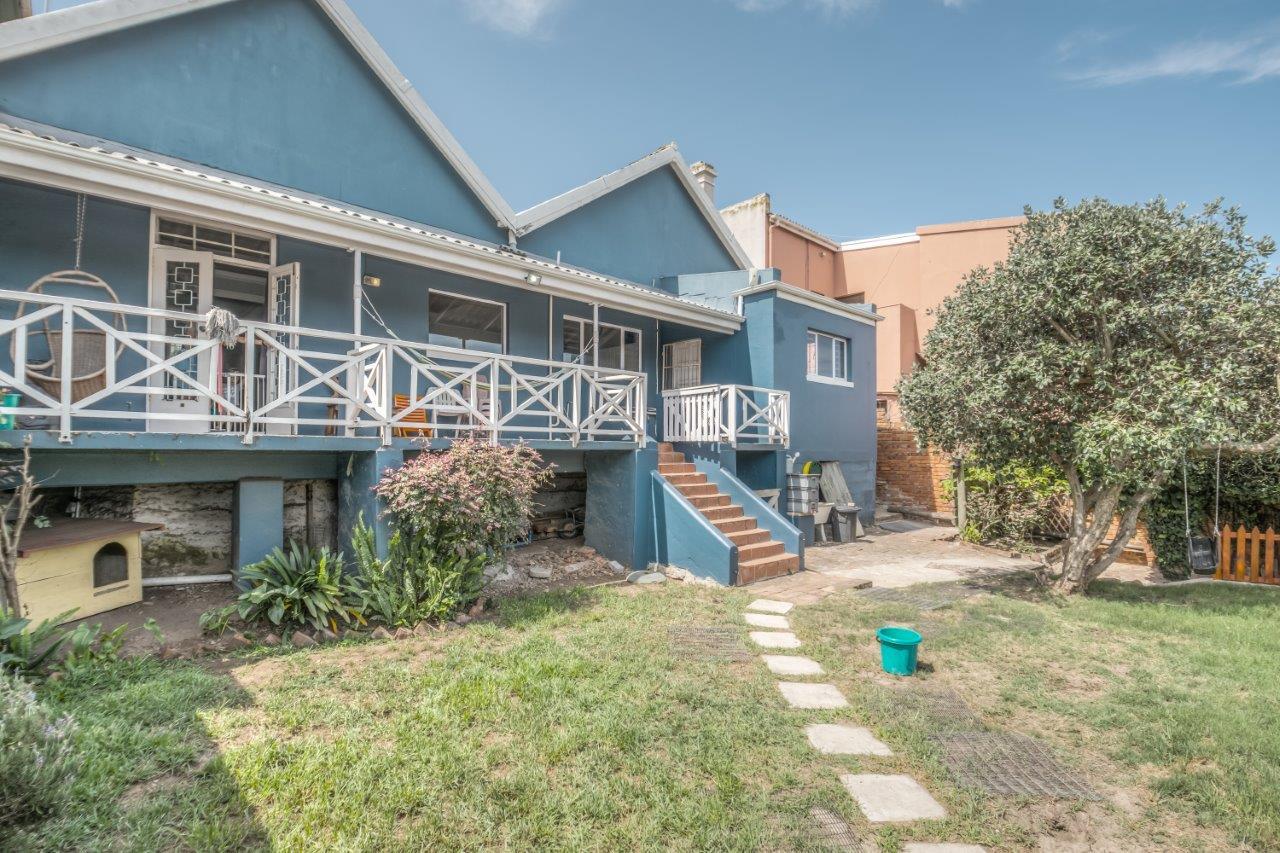 2 Bedroom House For Sale in Port Elizabeth Central RE/MAX™ of