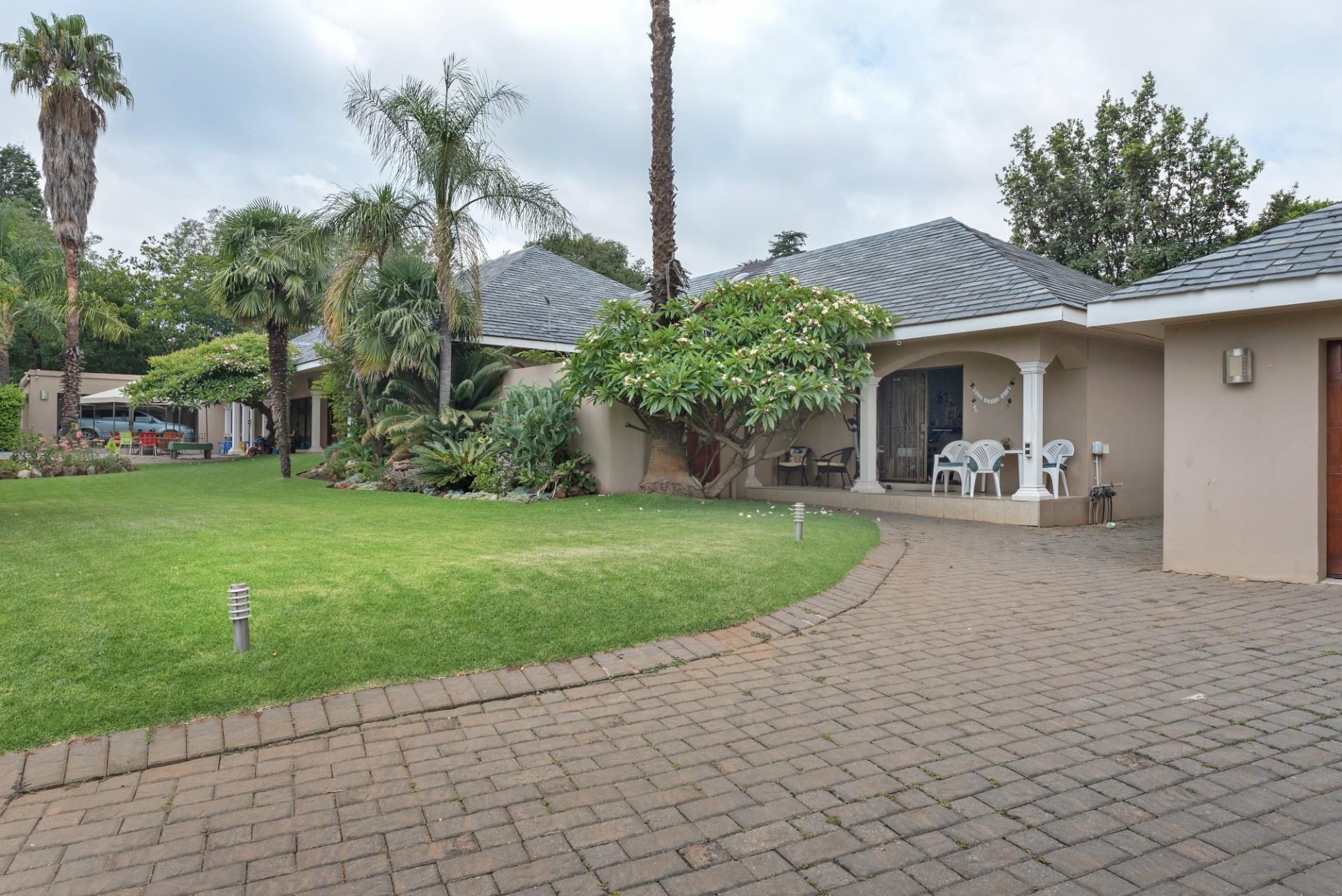4 Bedroom House For Sale in Bedfordview RE/MAX™ of Southern Africa