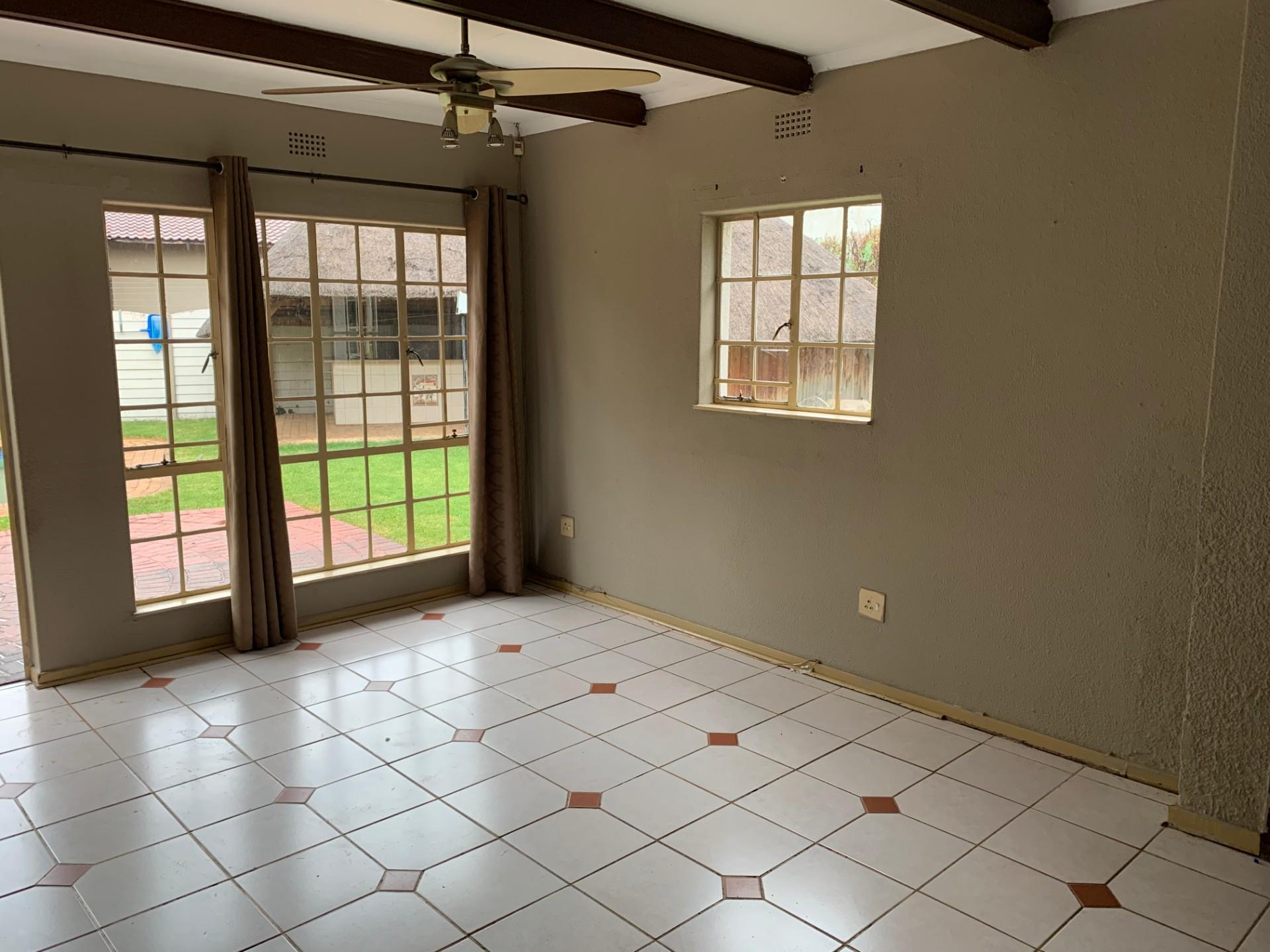 4 Bedroom House For Sale in Brackendowns RE/MAX™ of Southern Africa