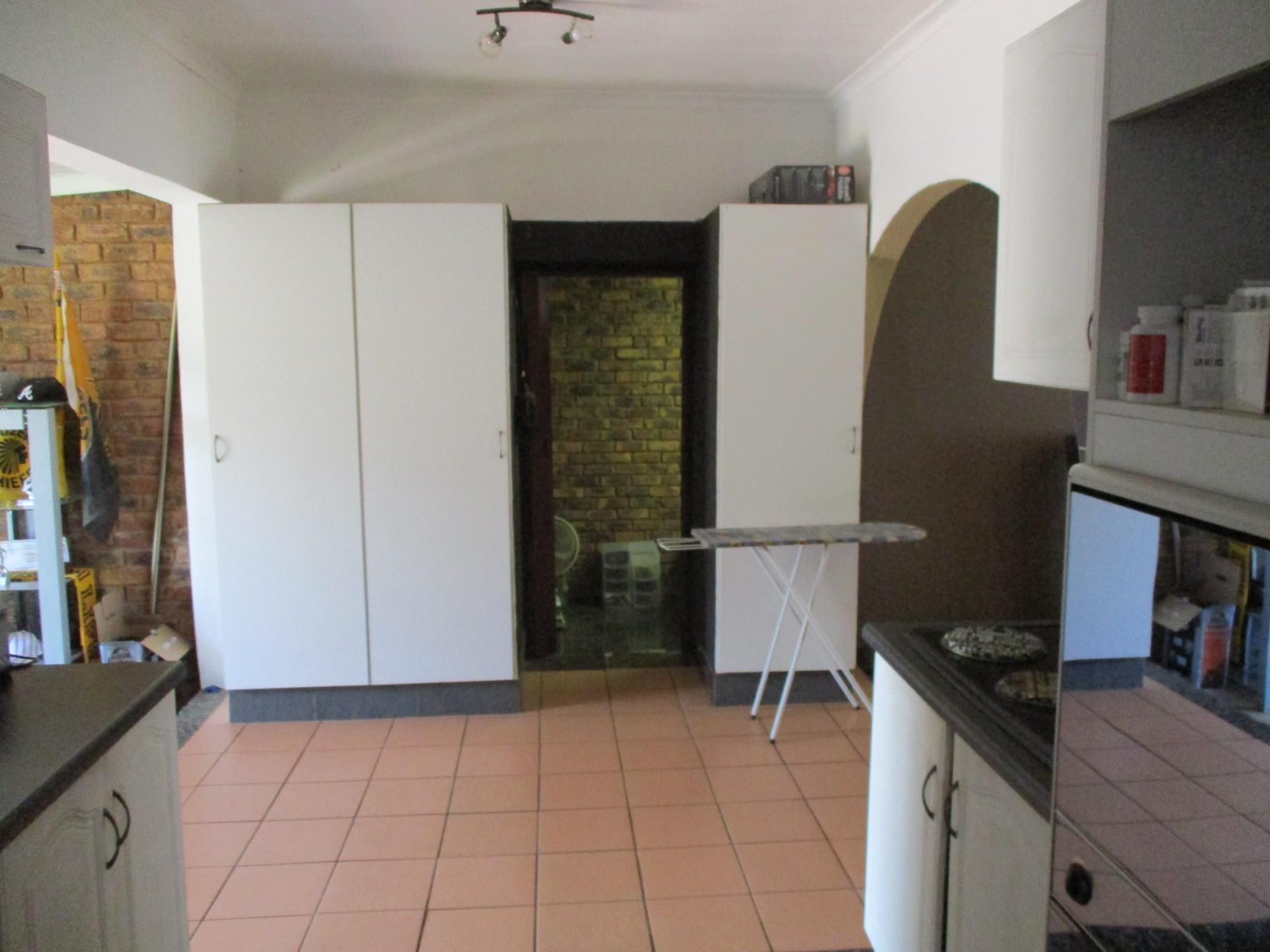 3 Bedroom House For Sale in Brackendowns RE/MAX™ of Southern Africa
