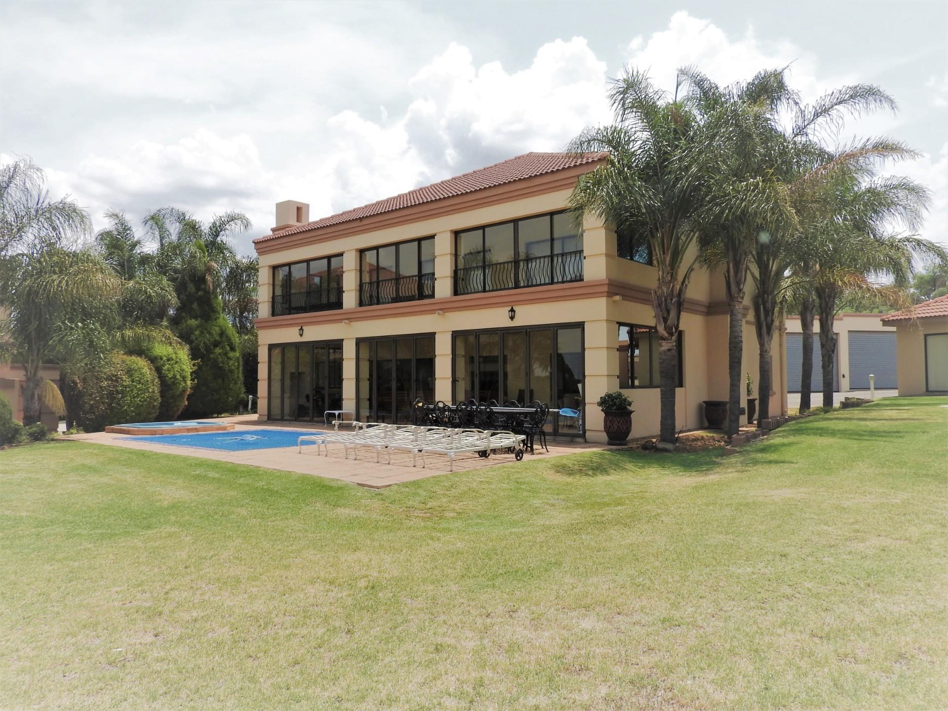 4 Bedroom House For Sale in Vaal Marina RE/MAX™ of Southern Africa
