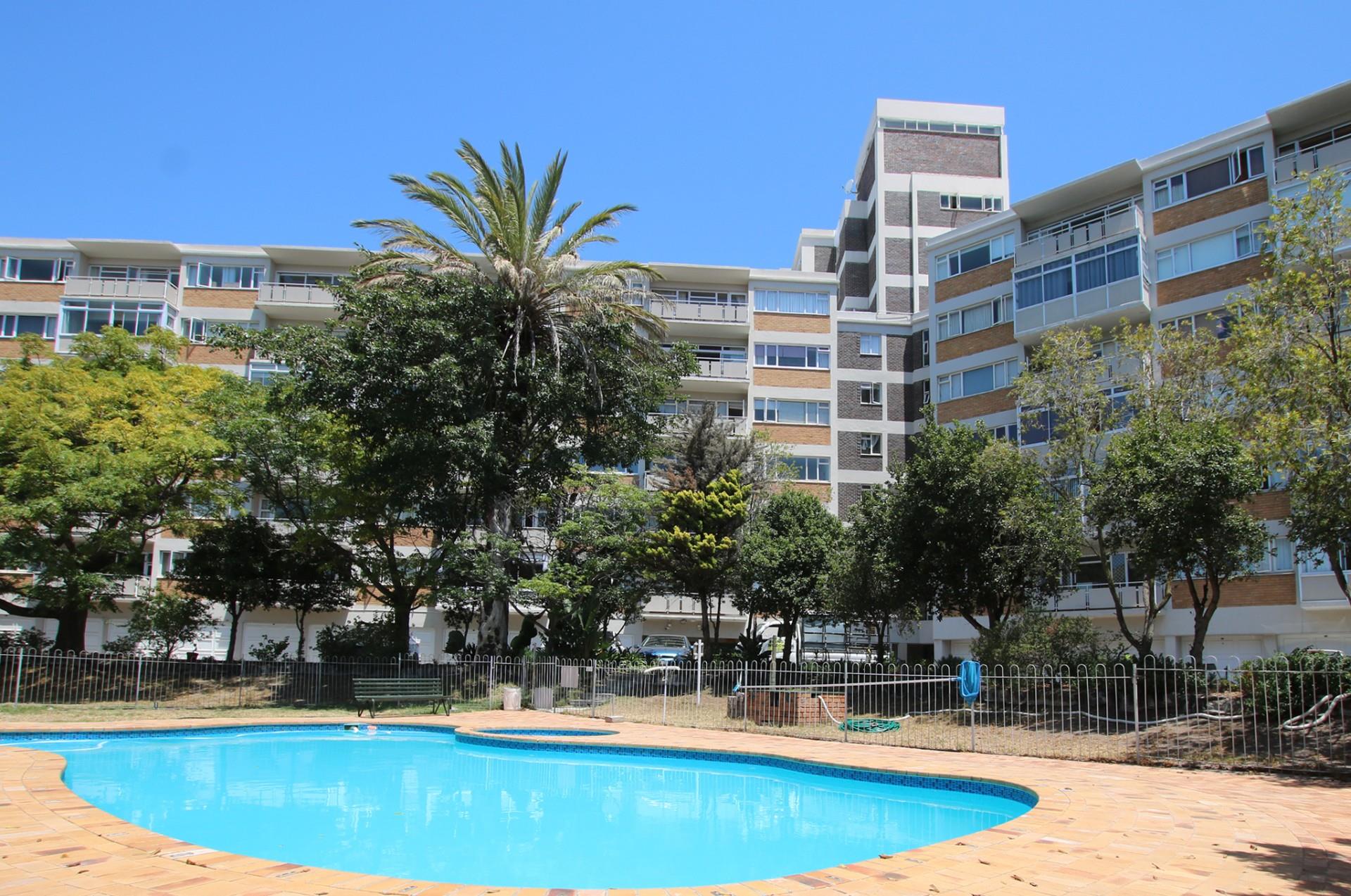 2 Bedroom Apartment / Flat For Sale in Greenpoint RE/MAX™ of Southern