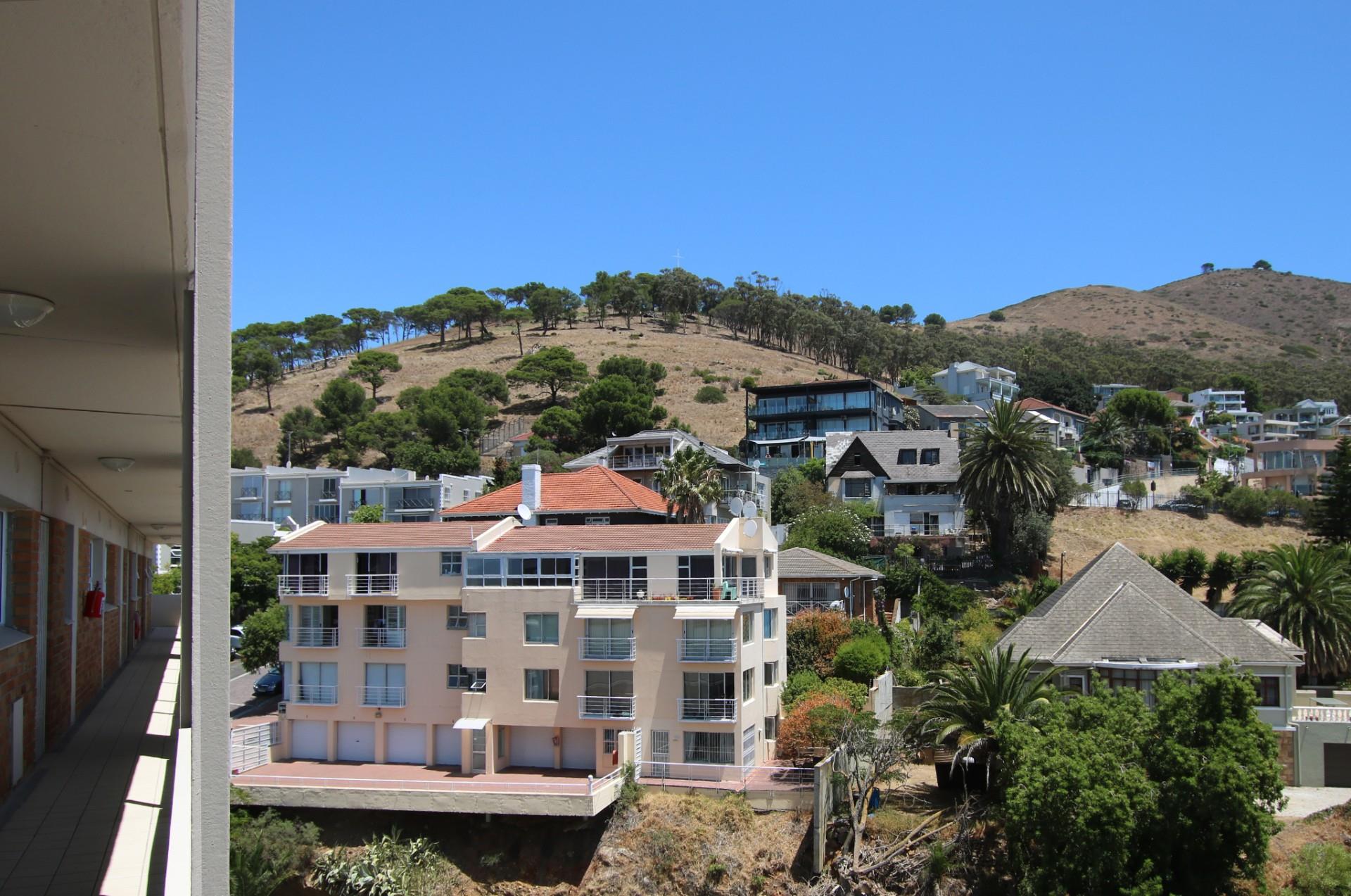 2 Bedroom Apartment / Flat For Sale in Greenpoint RE/MAX™ of Southern