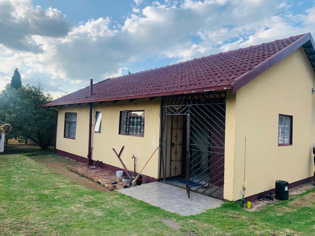 3 Bedroom House For Sale in Kinross RE/MAX™ of Southern Africa