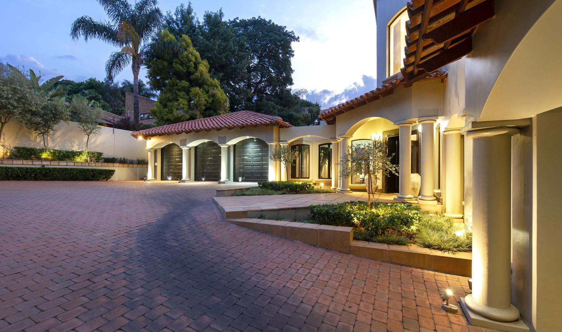 6 Bedroom House For Sale in Bedfordview RE/MAX™ of Southern Africa