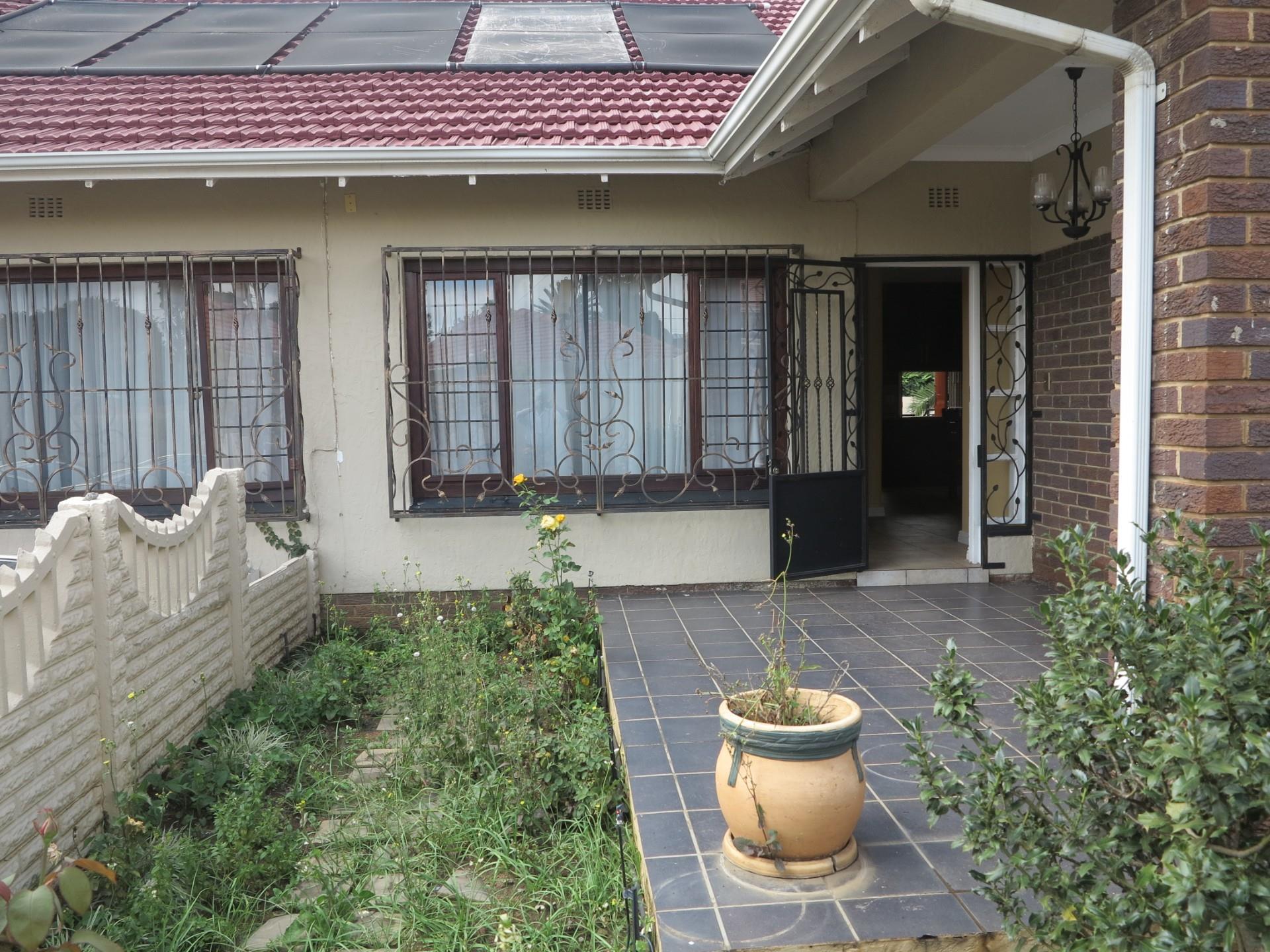 3 Bedroom House For Sale in Orange Grove RE/MAX™ of Southern Africa