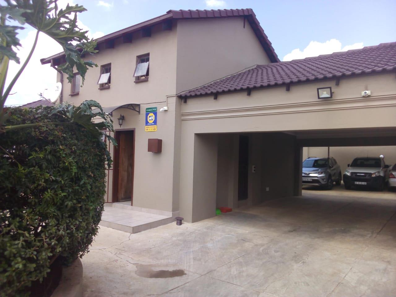 3 Bedroom House For Sale in Ormonde RE/MAX™ of Southern Africa