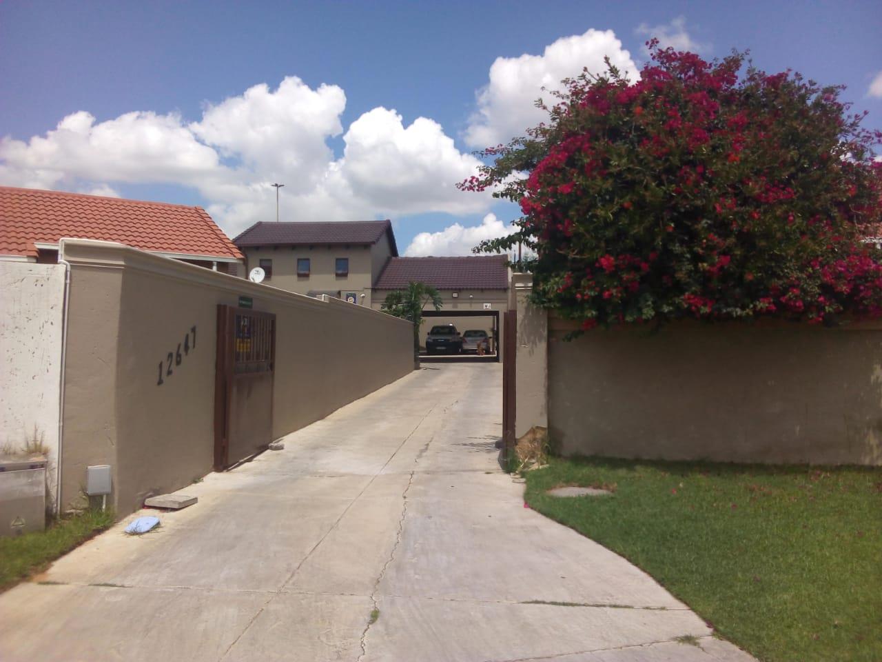 3 Bedroom House For Sale in Ormonde RE/MAX™ of Southern Africa