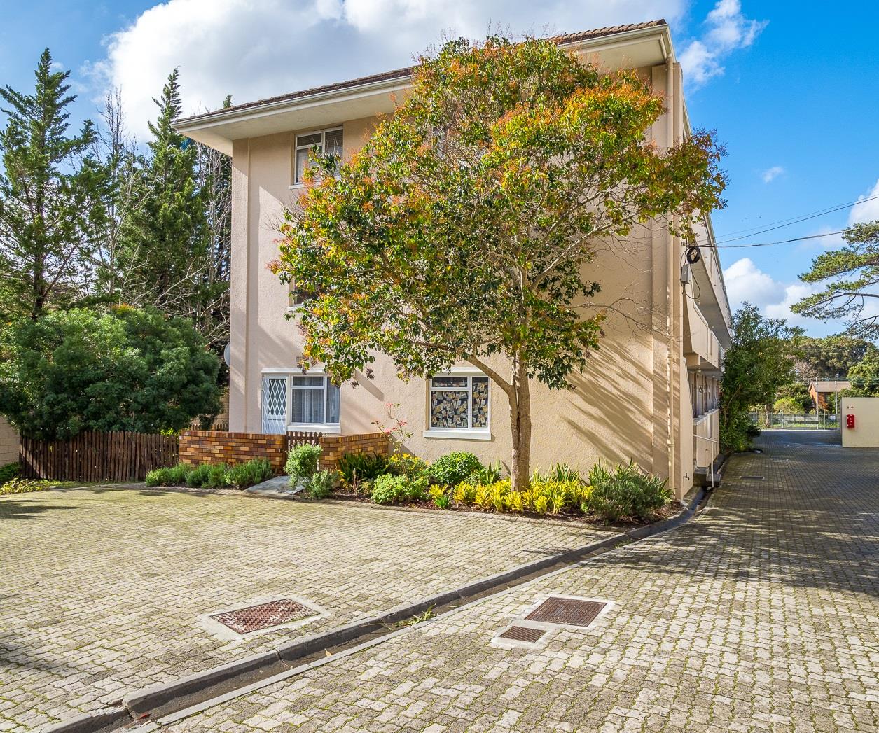 1 Bedroom Apartment / Flat For Sale in Kenilworth Upper RE/MAX™ of