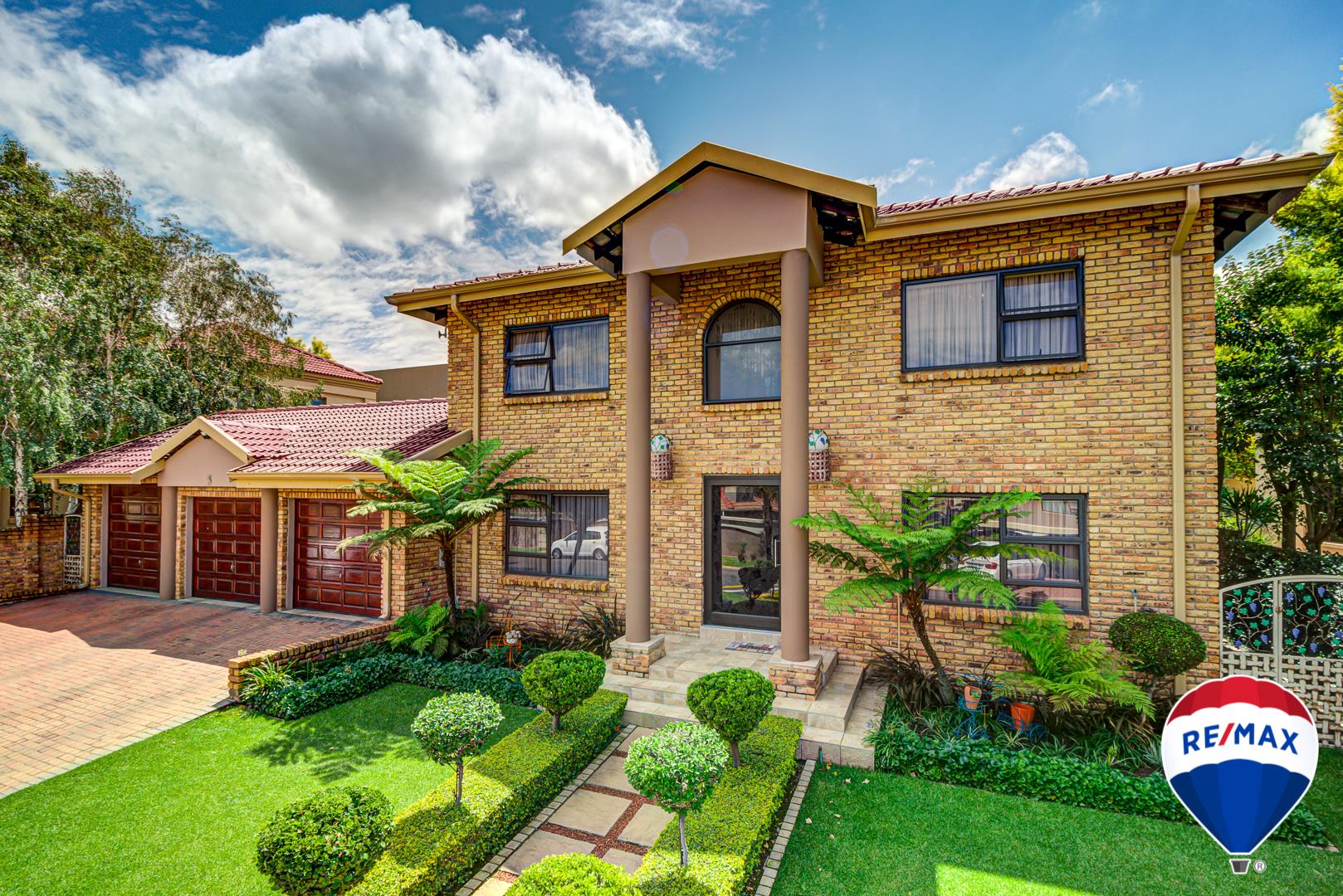 4 Bedroom House For Sale in Glen Erasmia RE/MAX™ of Southern Africa