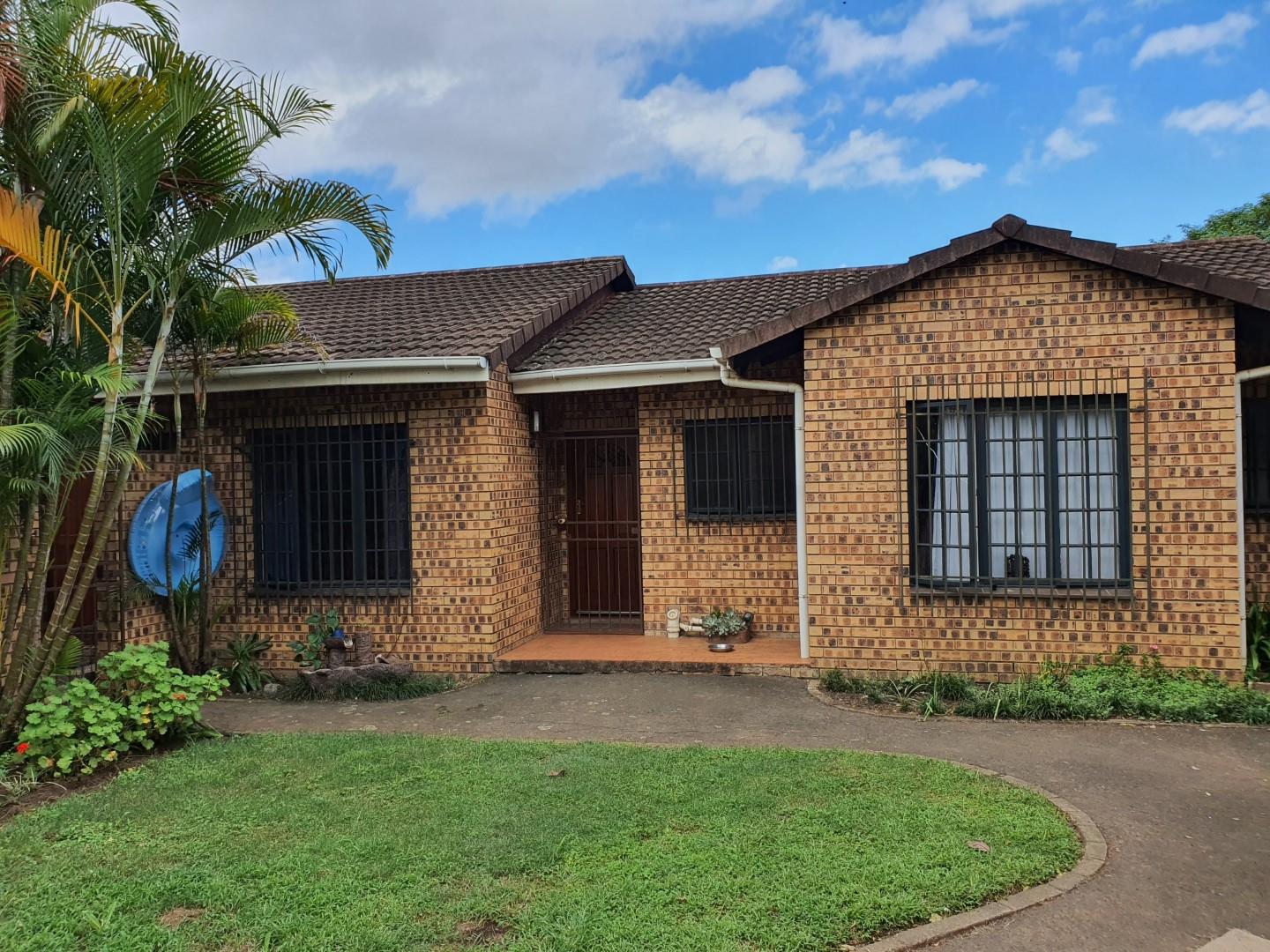 3 Bedroom Townhouse For Sale in Scottsville RE/MAX™ of Southern Africa