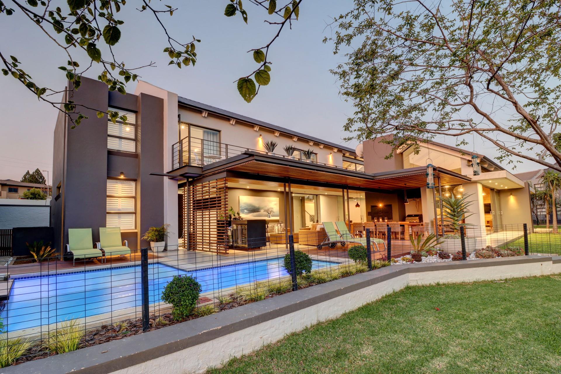 4 Bedroom House For Sale in Boardwalk Meander RE/MAX™ of Southern Africa