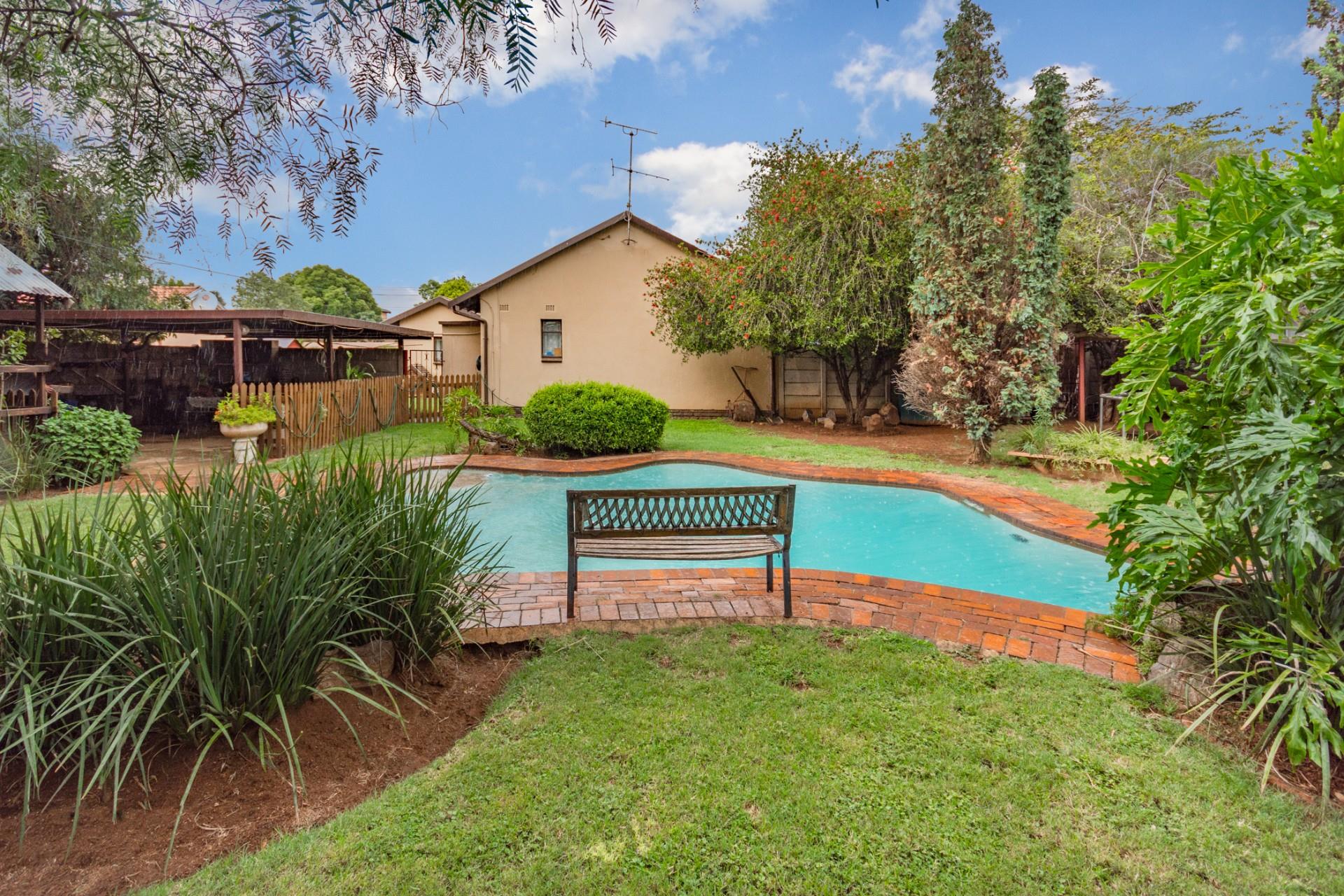 4 Bedroom House For Sale in Mayberry Park RE/MAX™ of Southern Africa