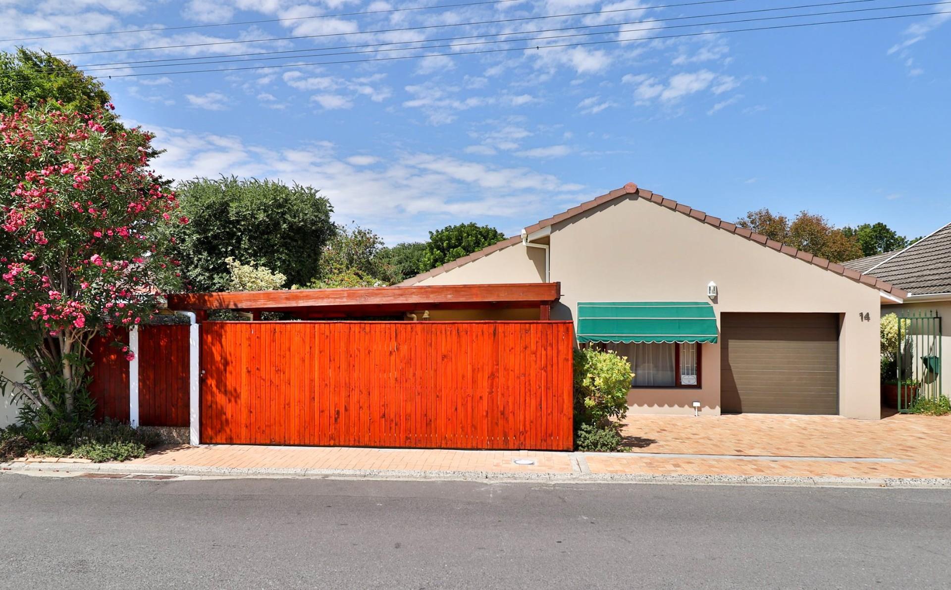 3 Bedroom House For Sale in Tokai RE/MAX™ of Southern Africa