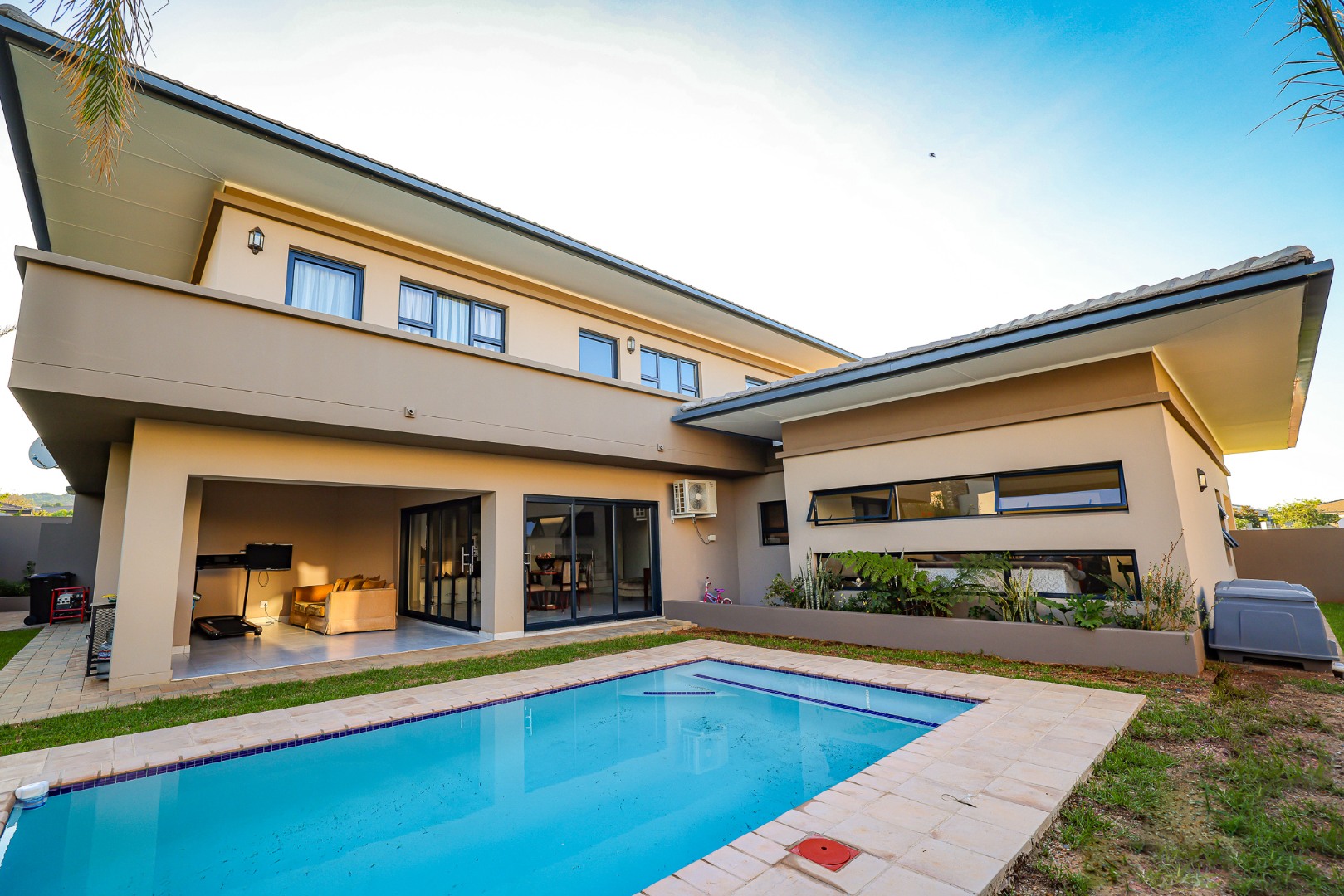 4 Bedroom House For Sale in Lombardy Estate RE/MAX™ of Southern Africa