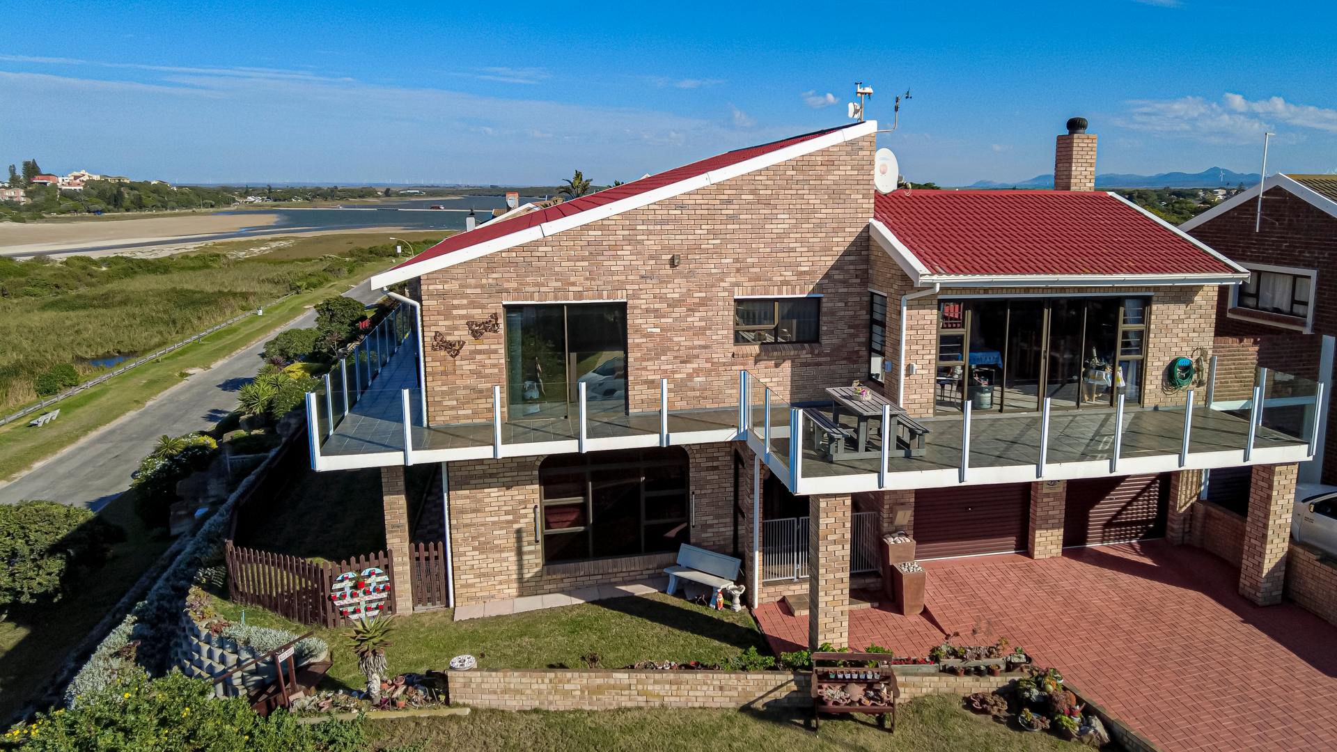 4 Bedroom House For Sale in Aston Bay RE/MAX™ of Southern Africa