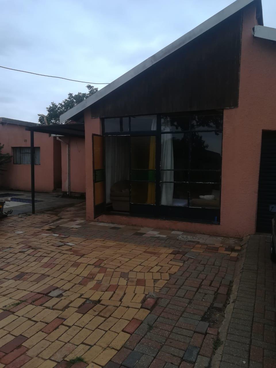 2.5 Bedroom House For Sale in Eldorado Park RE/MAX™ of Southern Africa