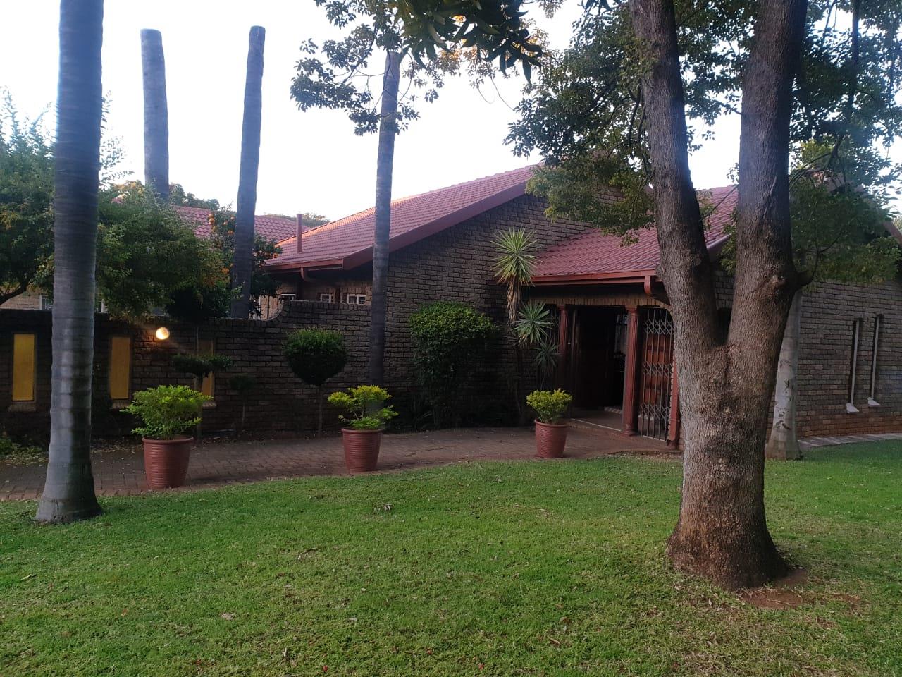 4 Bedroom House For Sale in Safari Gardens RE/MAX™ of Southern Africa