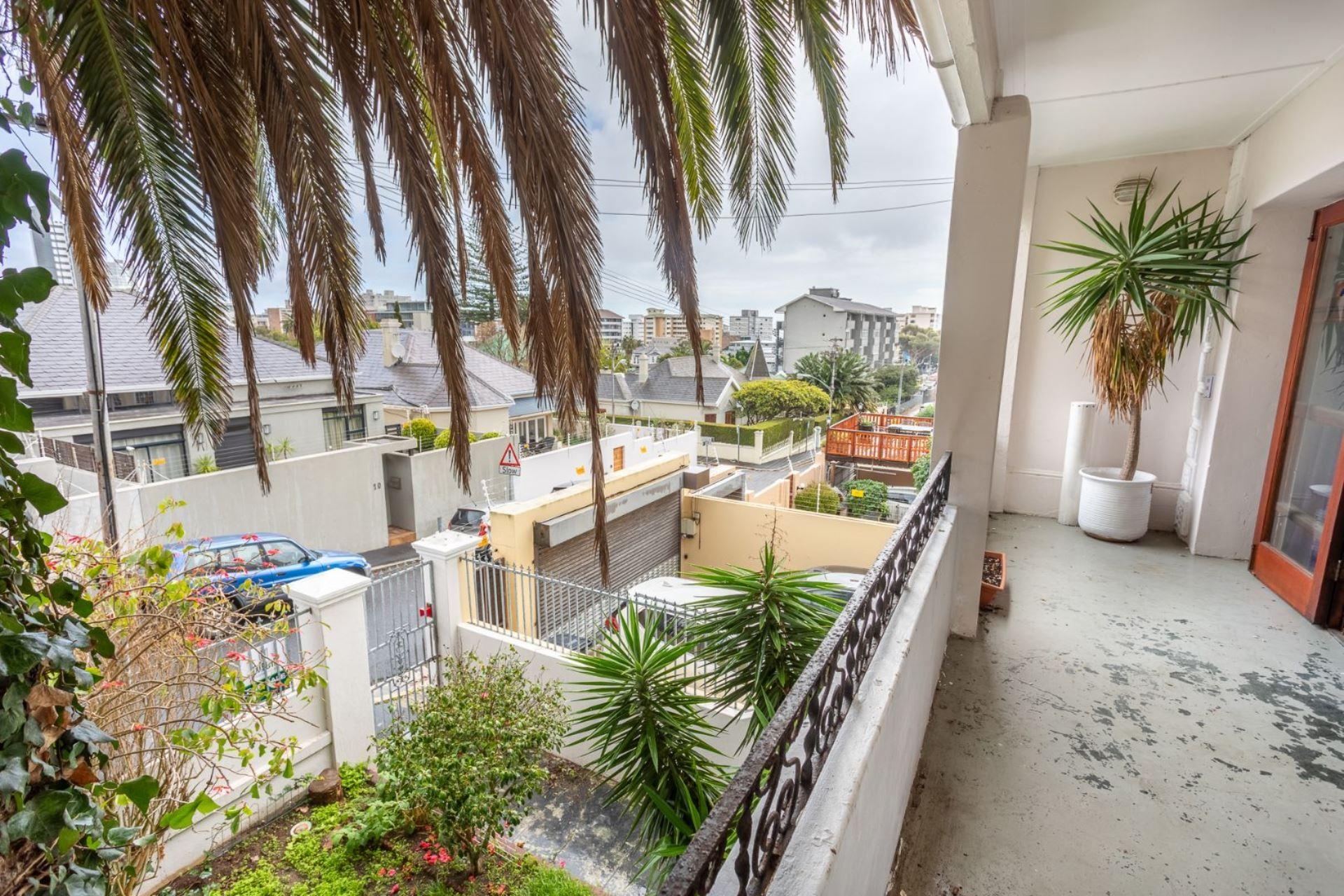 3 Bedroom House For Sale in Sea Point RE/MAX™ of Southern Africa