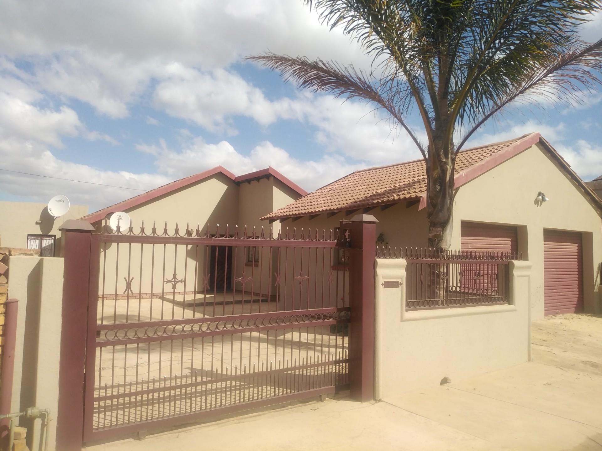 2 family homes for sale in east rockaway