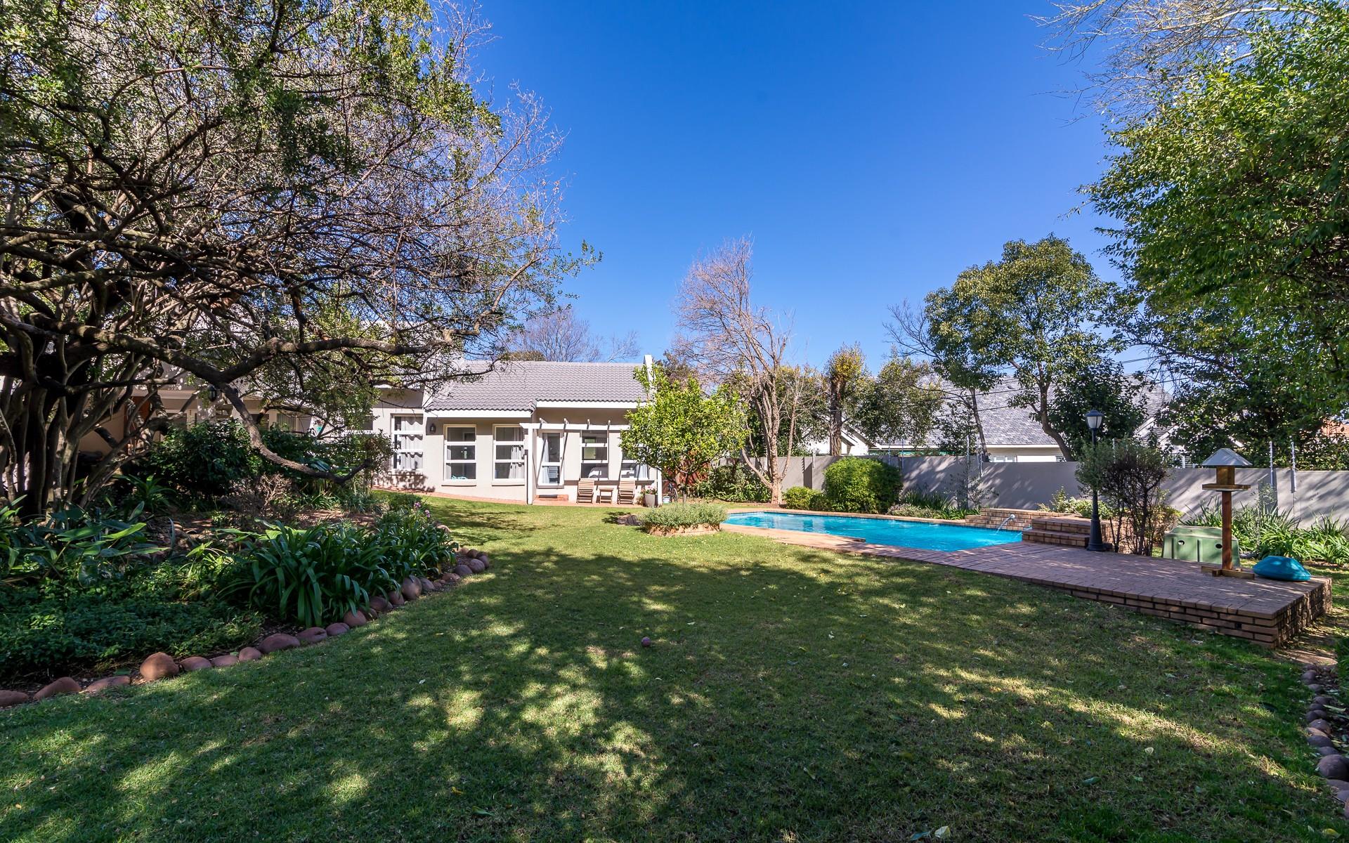 4 Bedroom House For Sale in Douglasdale RE/MAX™ of Southern Africa