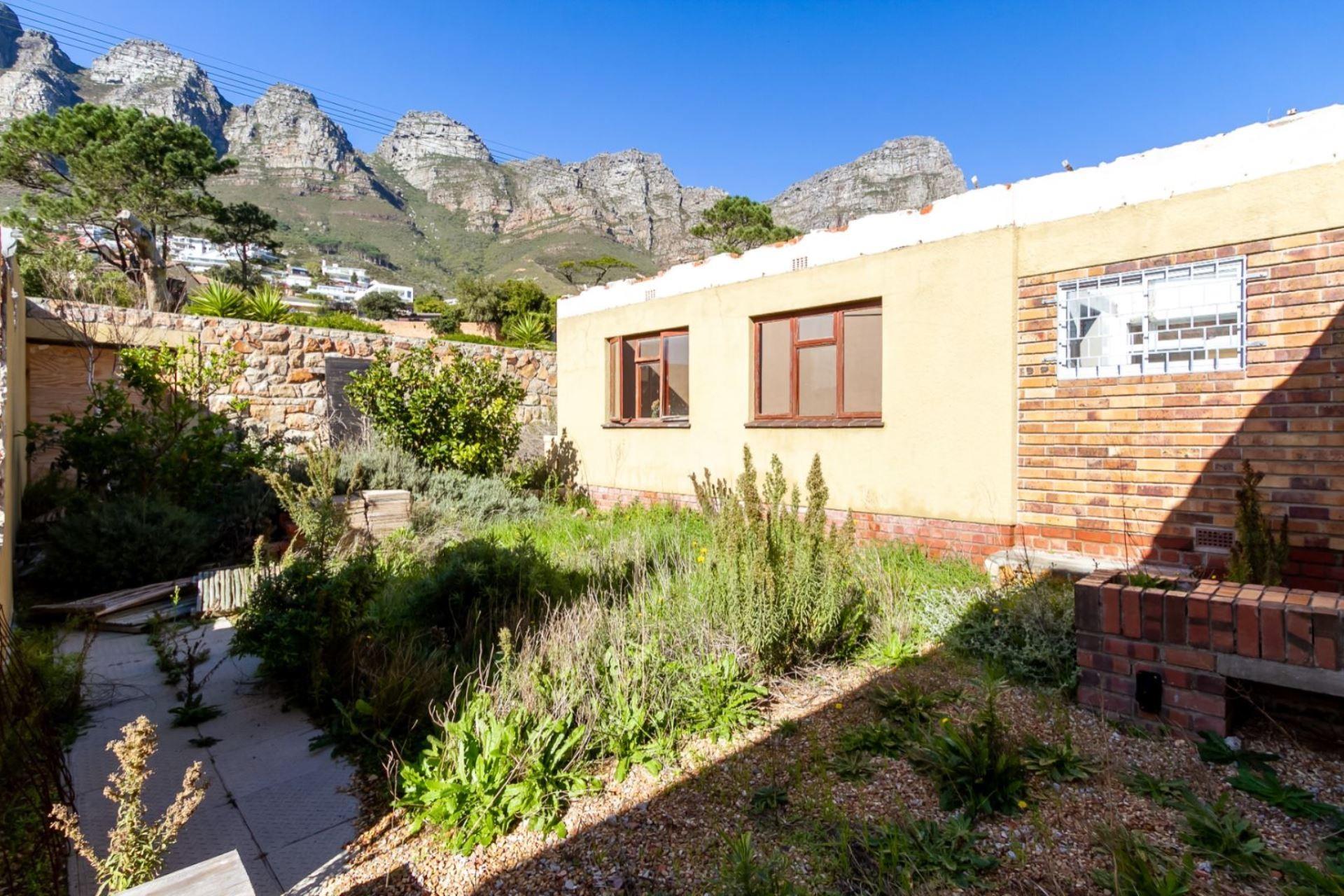 Vacant Land / Plot in Camps Bay For Sale RE/MAX™ of Southern Africa
