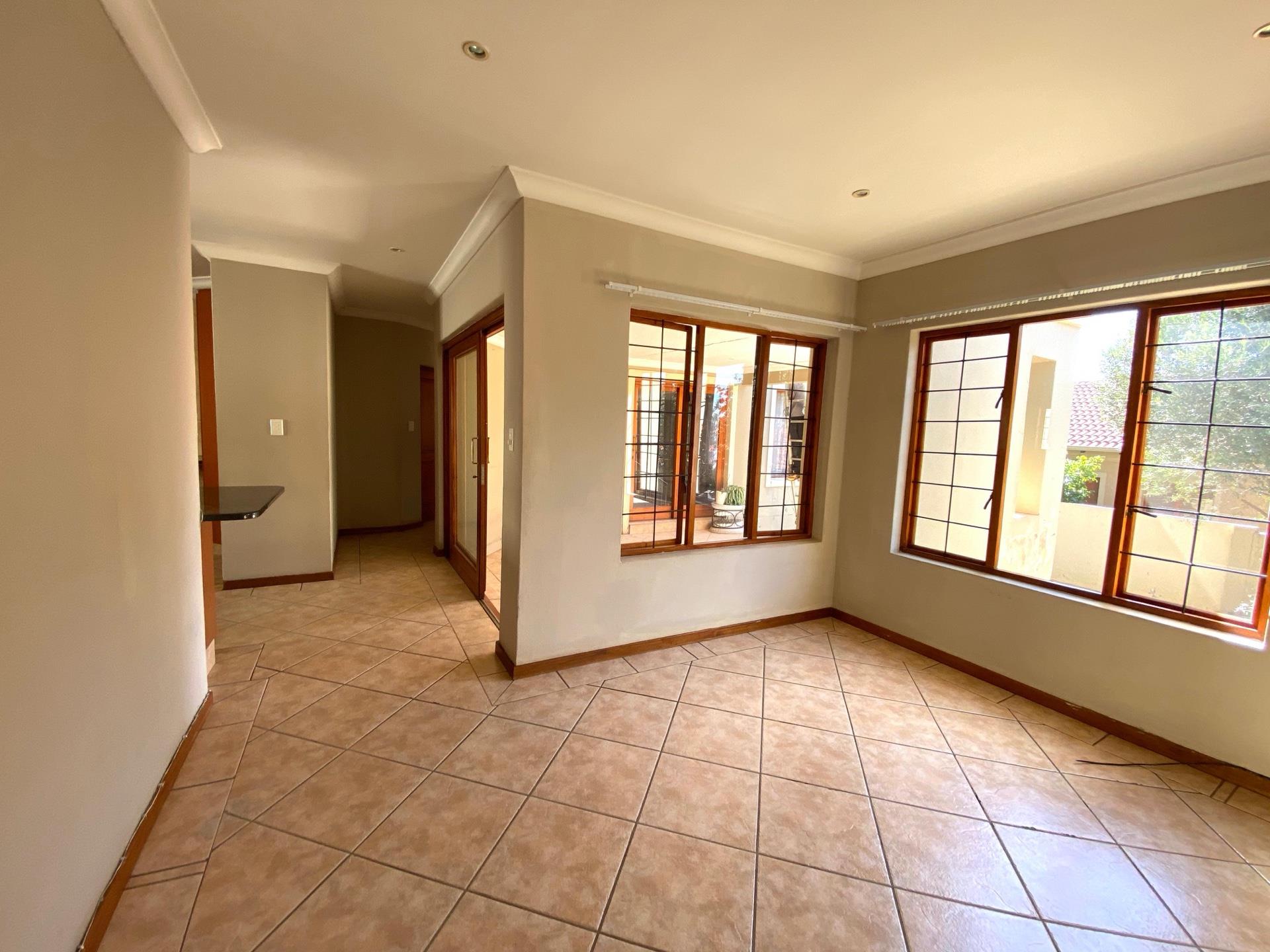 3 Bedroom House For Sale in Featherbrooke Estate RE/MAX™ of Southern