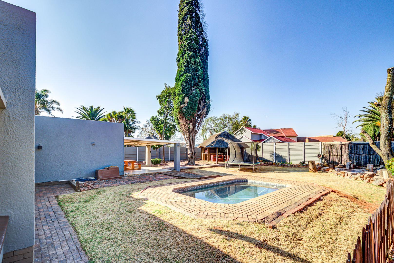 3 Bedroom House For Sale in Birchleigh RE/MAX™ of Southern Africa