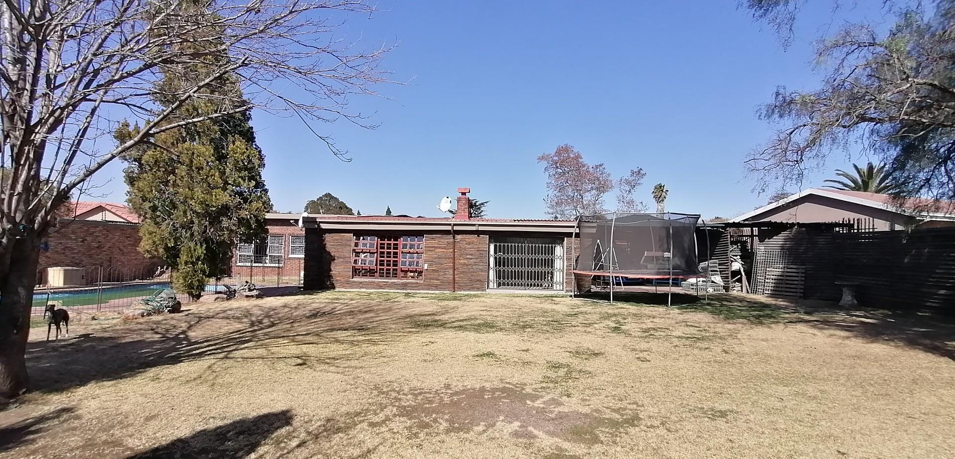 4 Bedroom House For Sale in Brackenhurst RE/MAX™ of Southern Africa