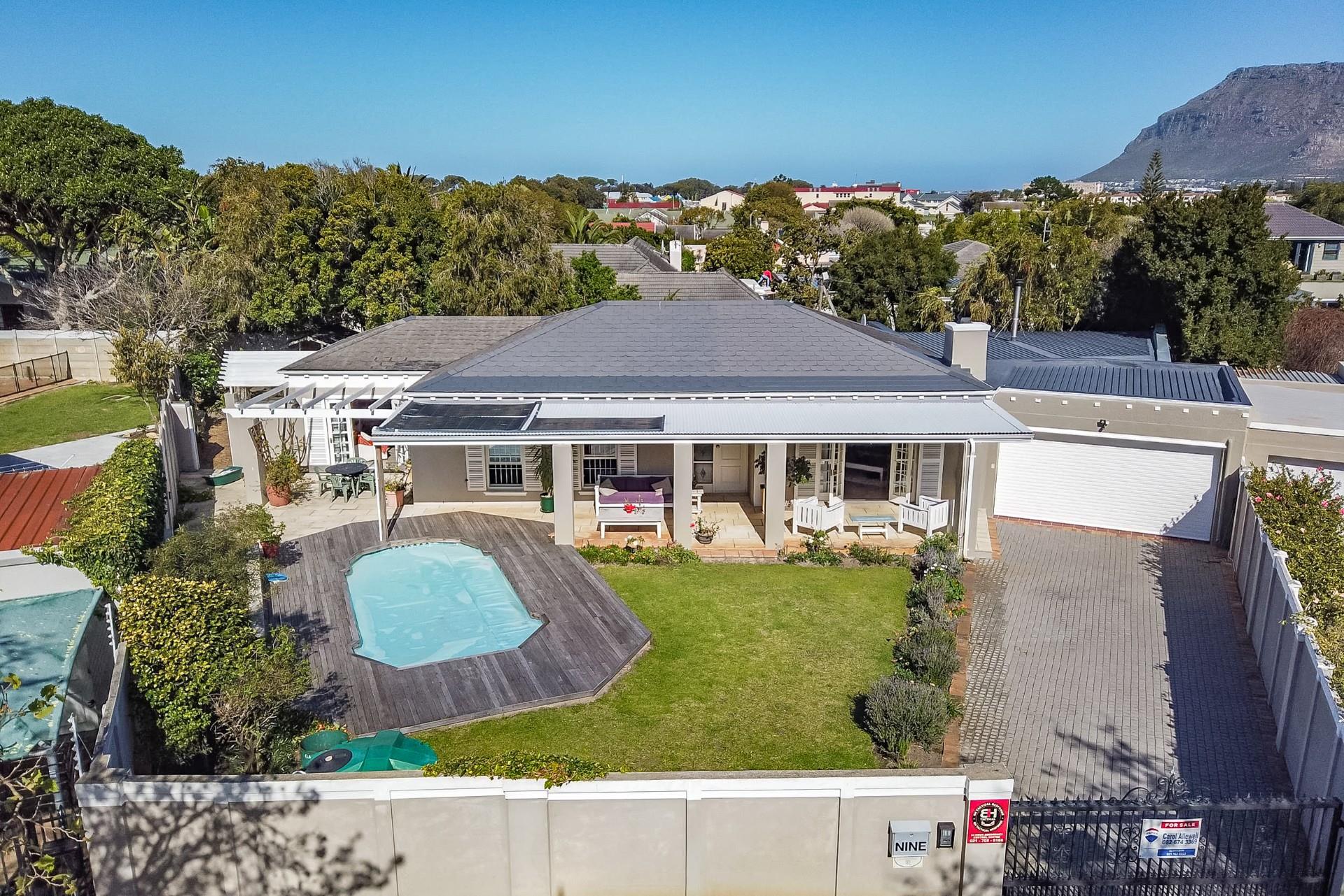 Property for sale in Bergvliet RE/MAX™ of Southern Africa