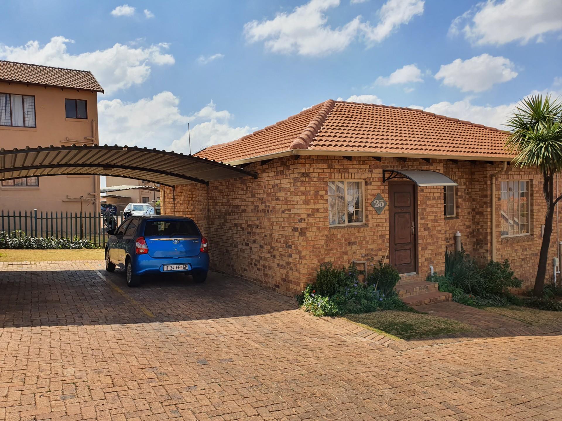 3 Bedroom House For Sale in Elandspark RE/MAX™ of Southern Africa